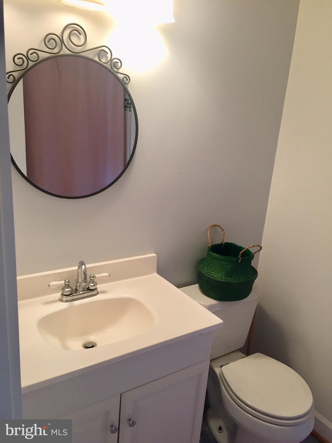 BRISTOL SQUARE - Residential Lease