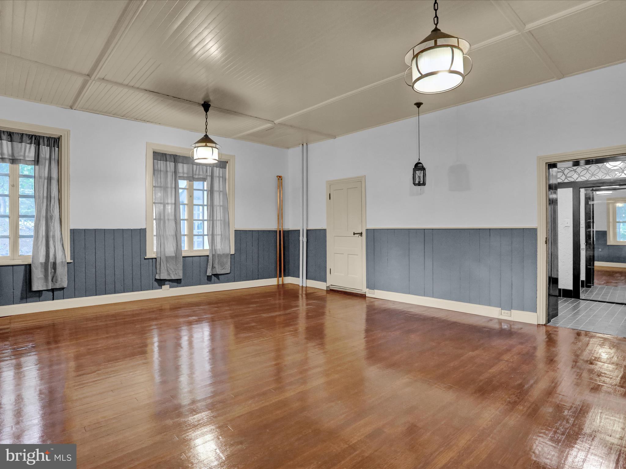 WYOMISSING HILLS - Residential