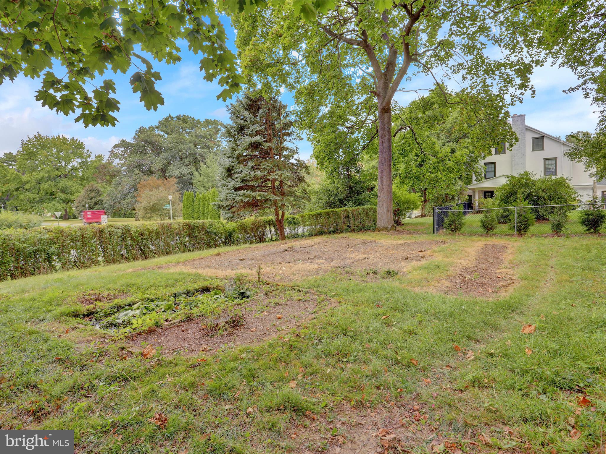 WYOMISSING HILLS - Residential