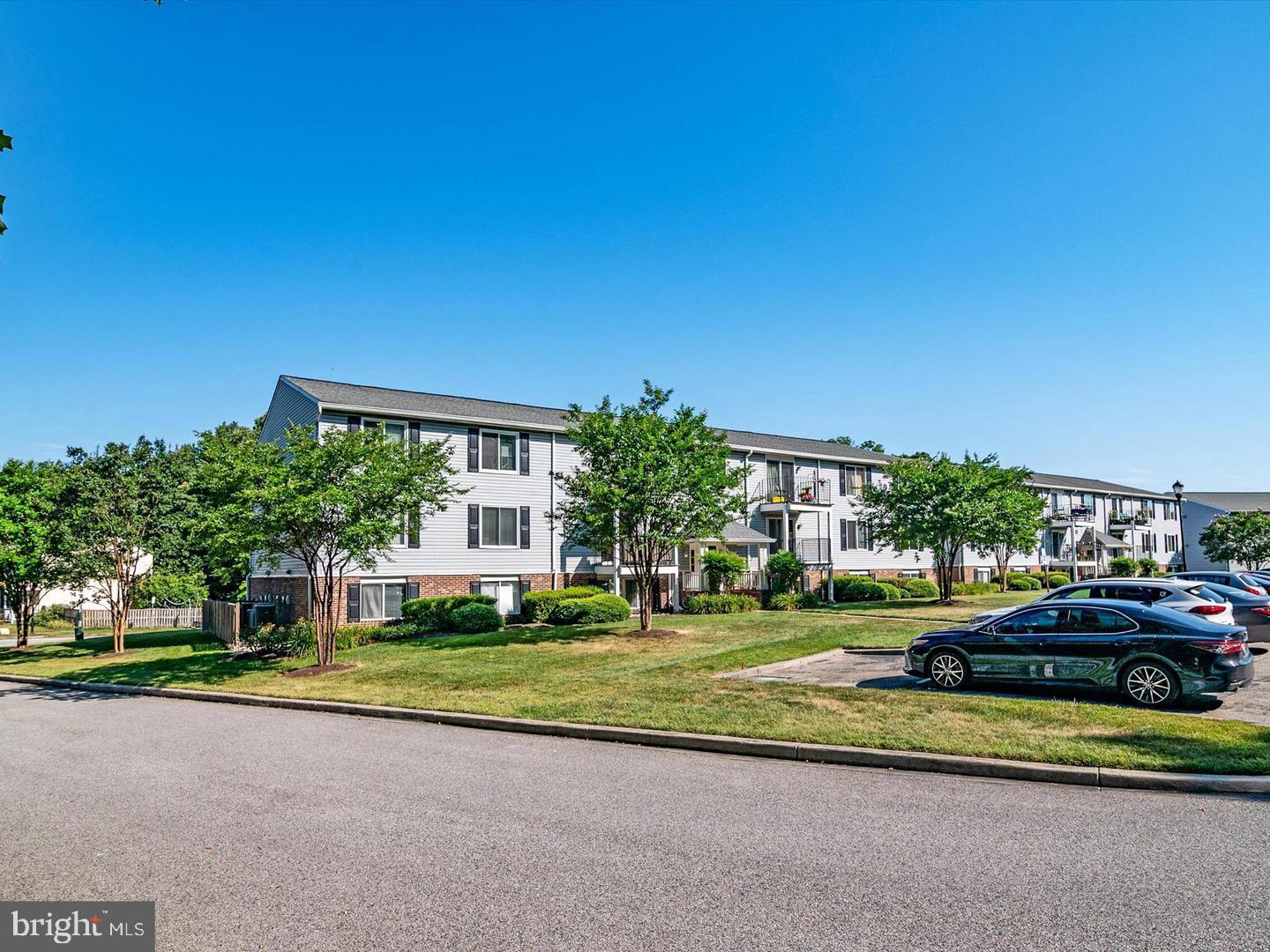 CHESTERFIELD GARDEN CONDOMINIUM - Residential Lease