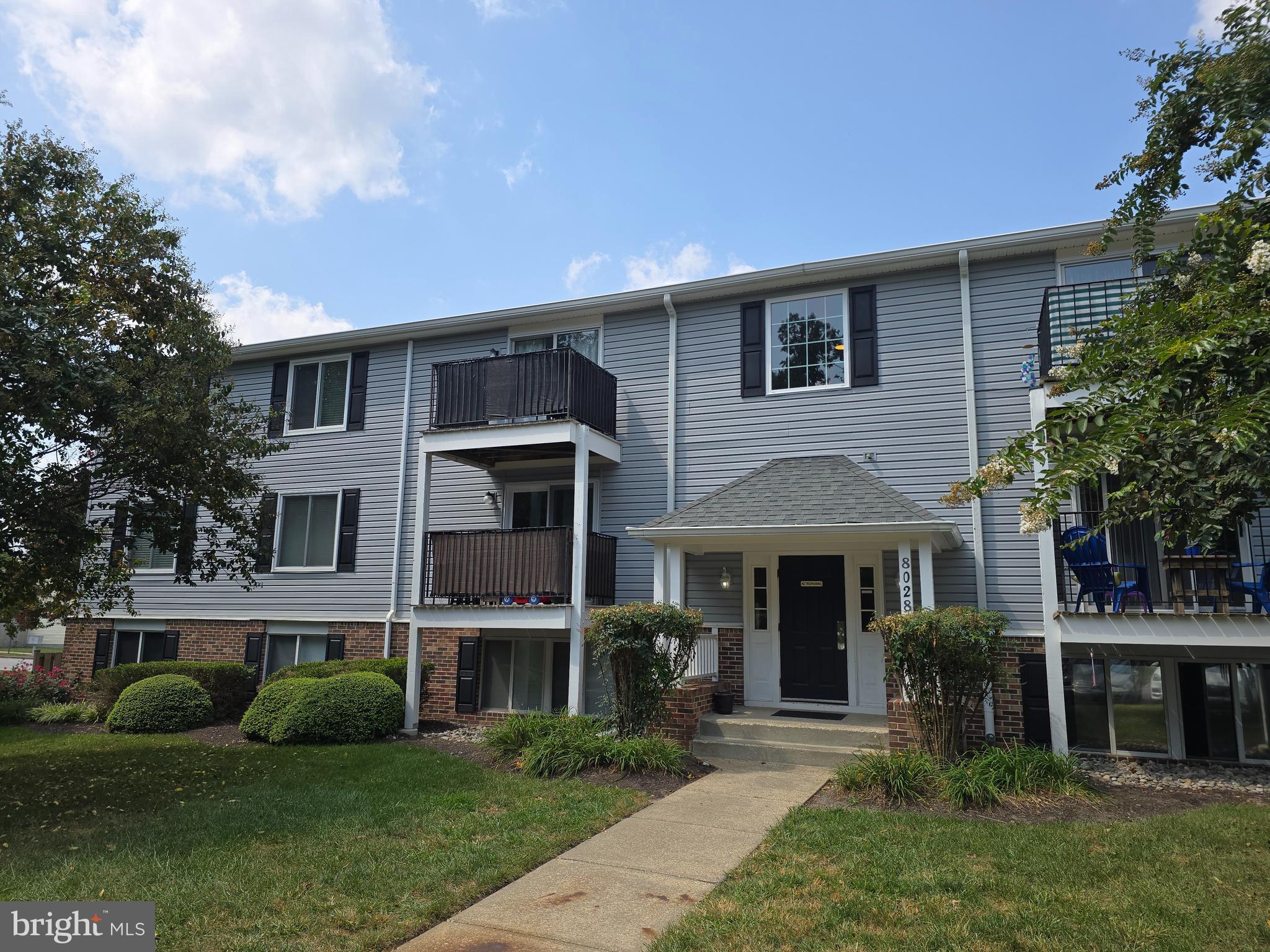 IMMEDIATE OCCUPANCY AVAILABLE WHILE DOING SOME IMPROVEMENTS
680 CREDIT SCORE PLEASE
NO SMOKERS
NO PETS
COME AND SEE IT! CHESTERFIELD IS A GREAT COMMUNITY!