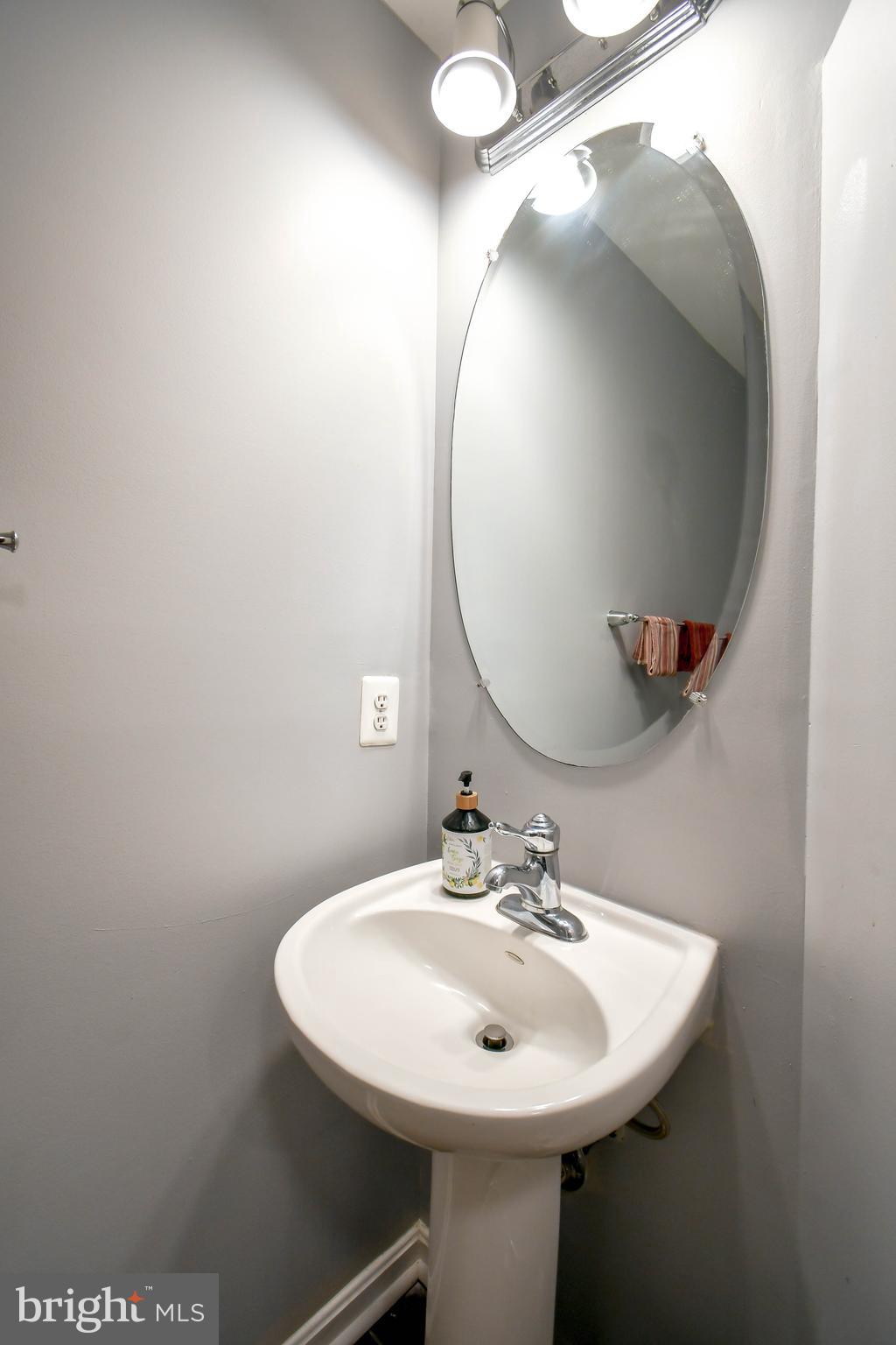 THE TOWNES AT VILLAGE PLACE - Residential