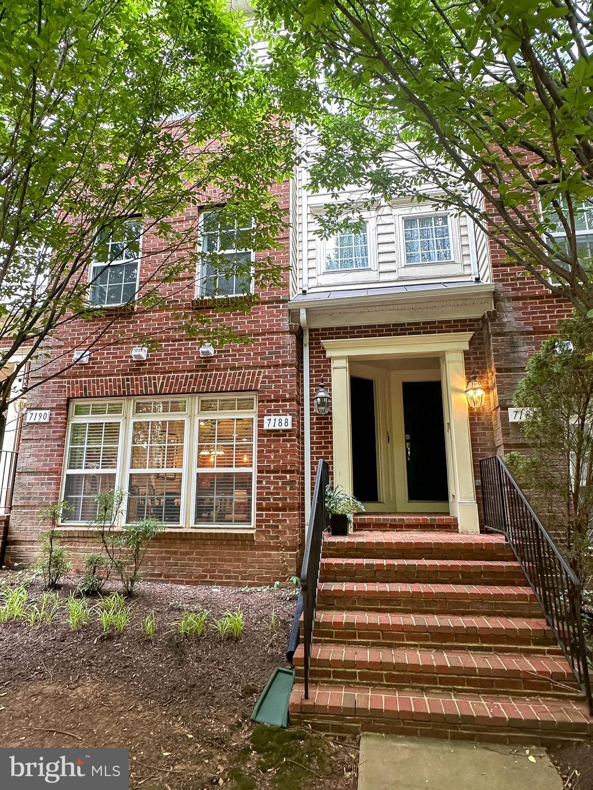 THE TOWNES AT VILLAGE PLACE - Residential