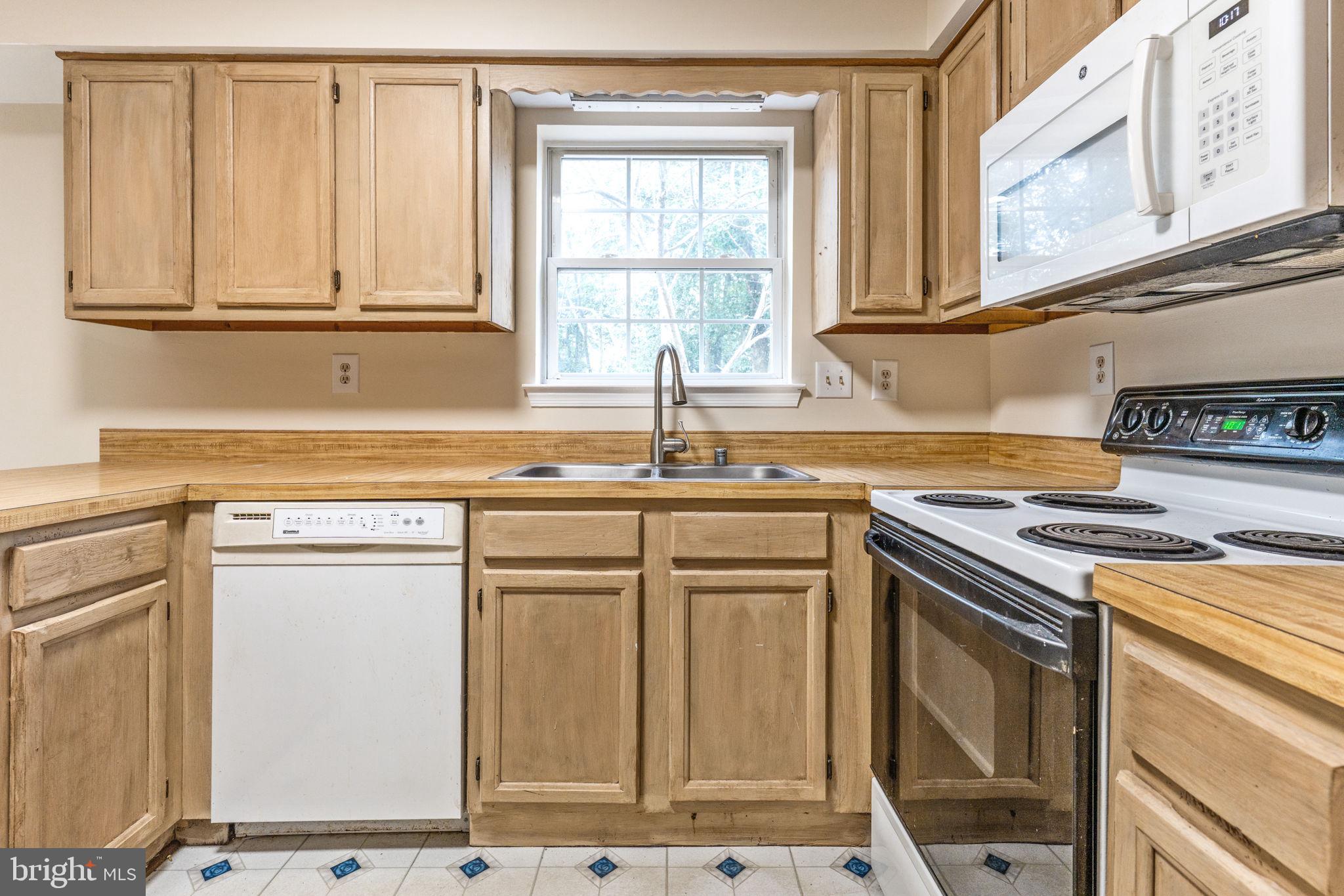 ST CHARLES HUNTINGTON - Residential Lease