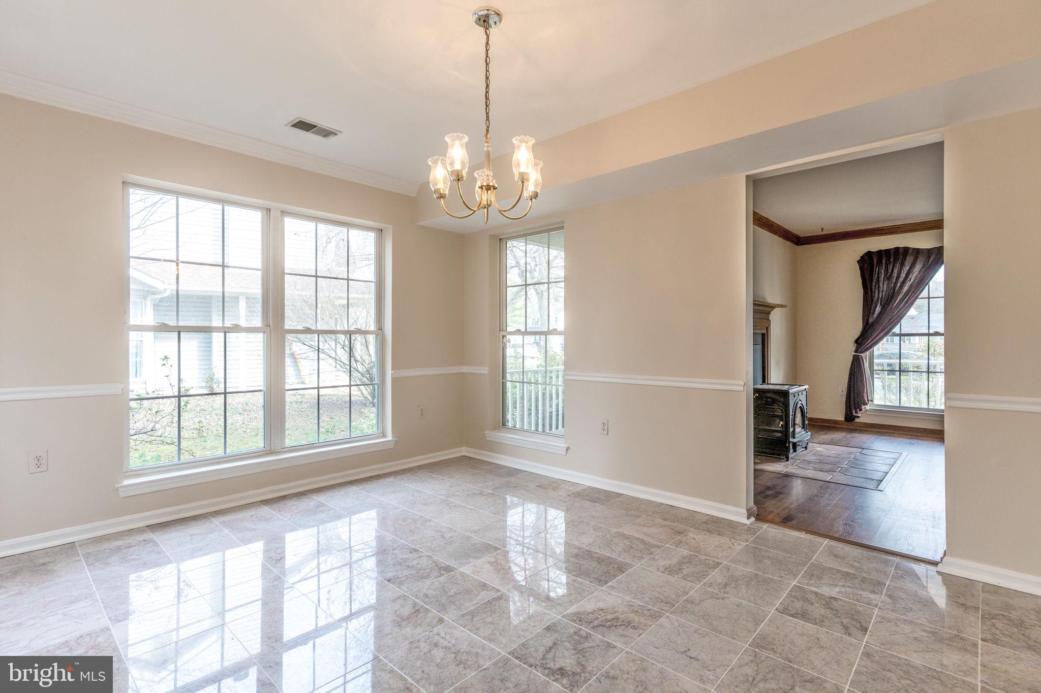 ST CHARLES HUNTINGTON - Residential Lease