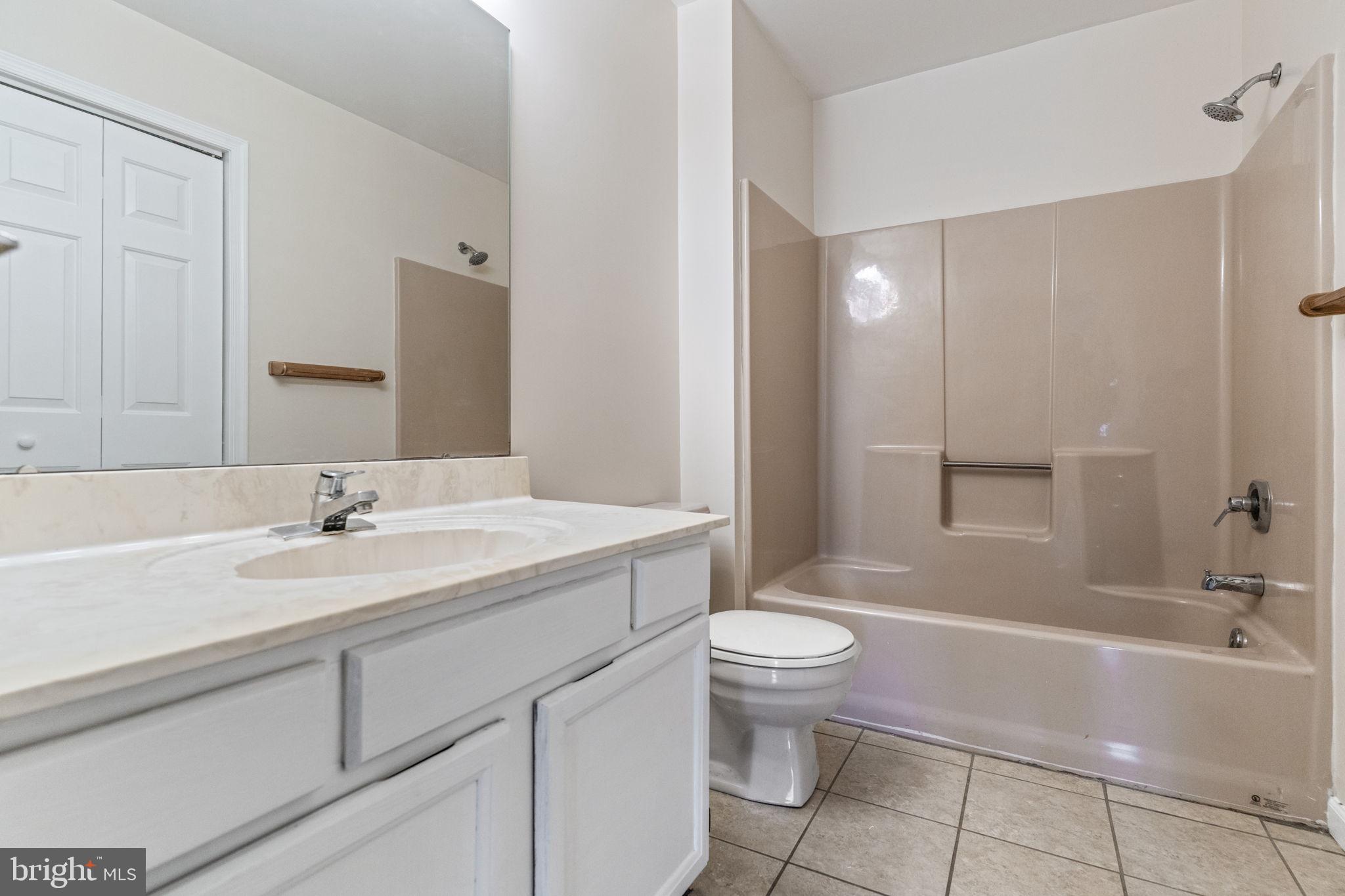 ST CHARLES HUNTINGTON - Residential Lease