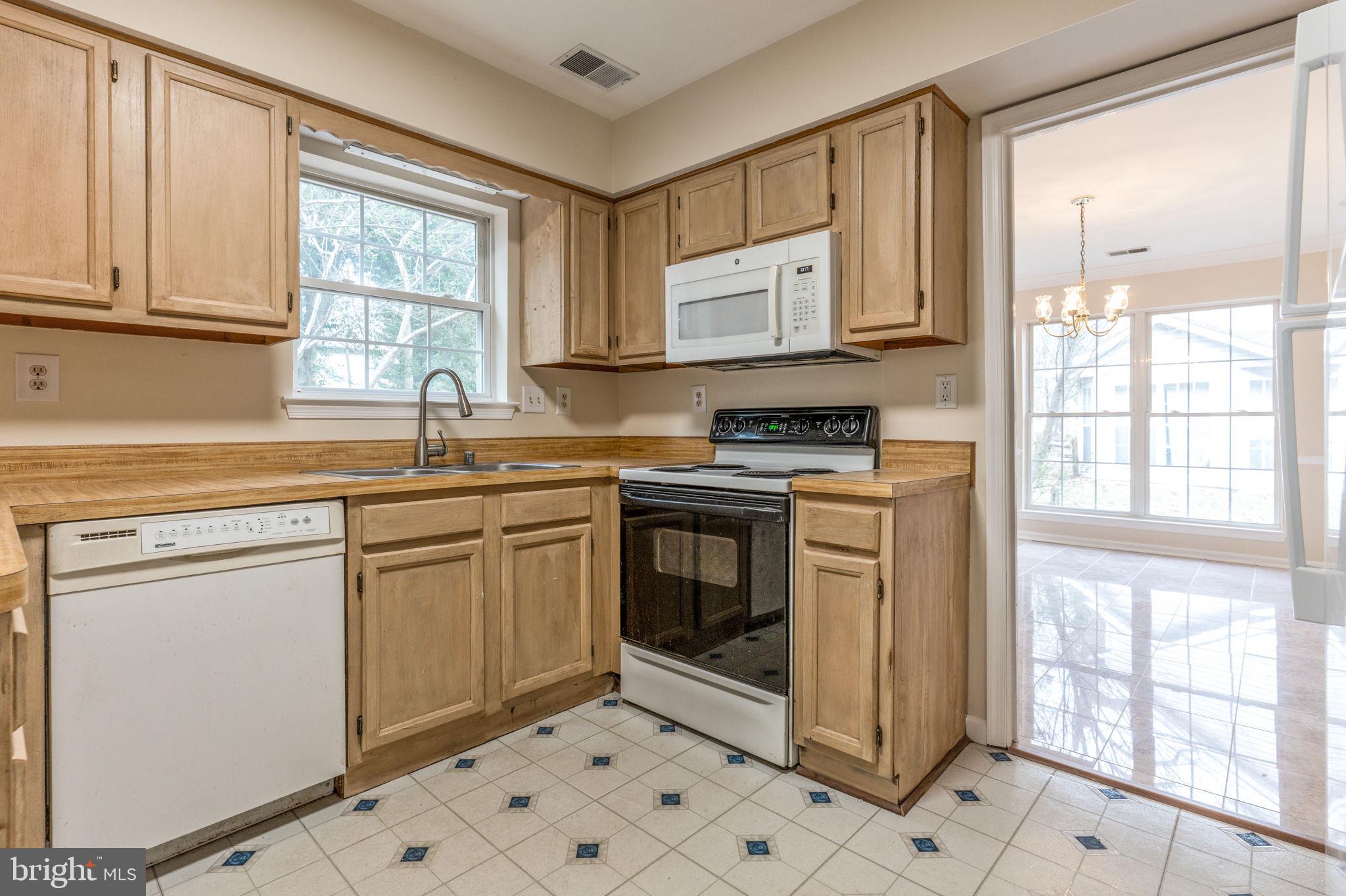 ST CHARLES HUNTINGTON - Residential Lease