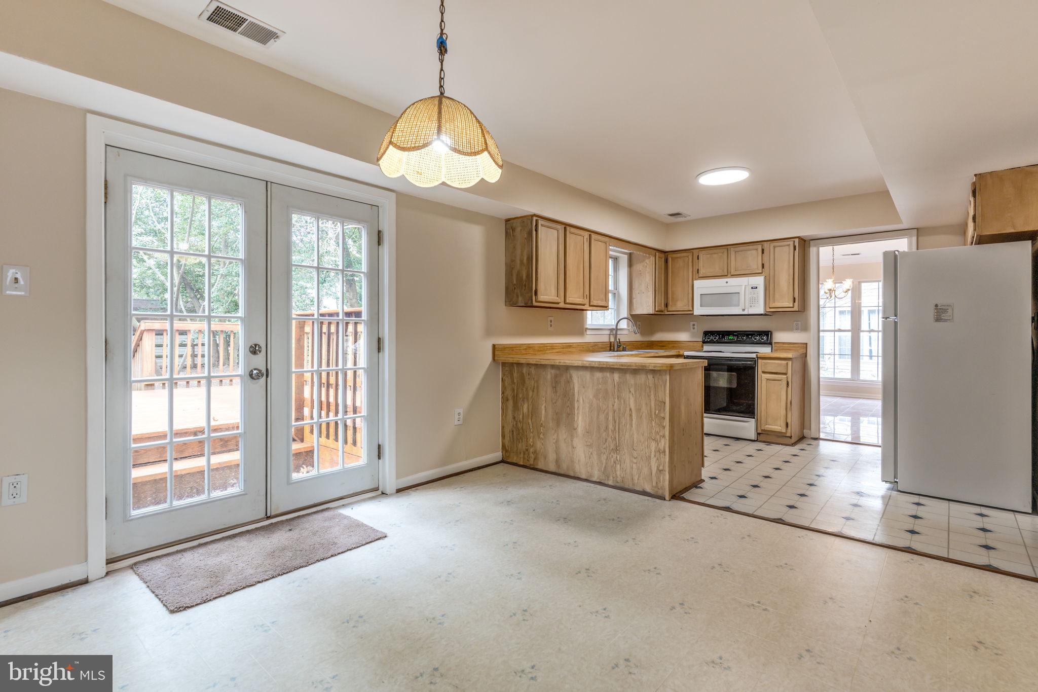 ST CHARLES HUNTINGTON - Residential Lease