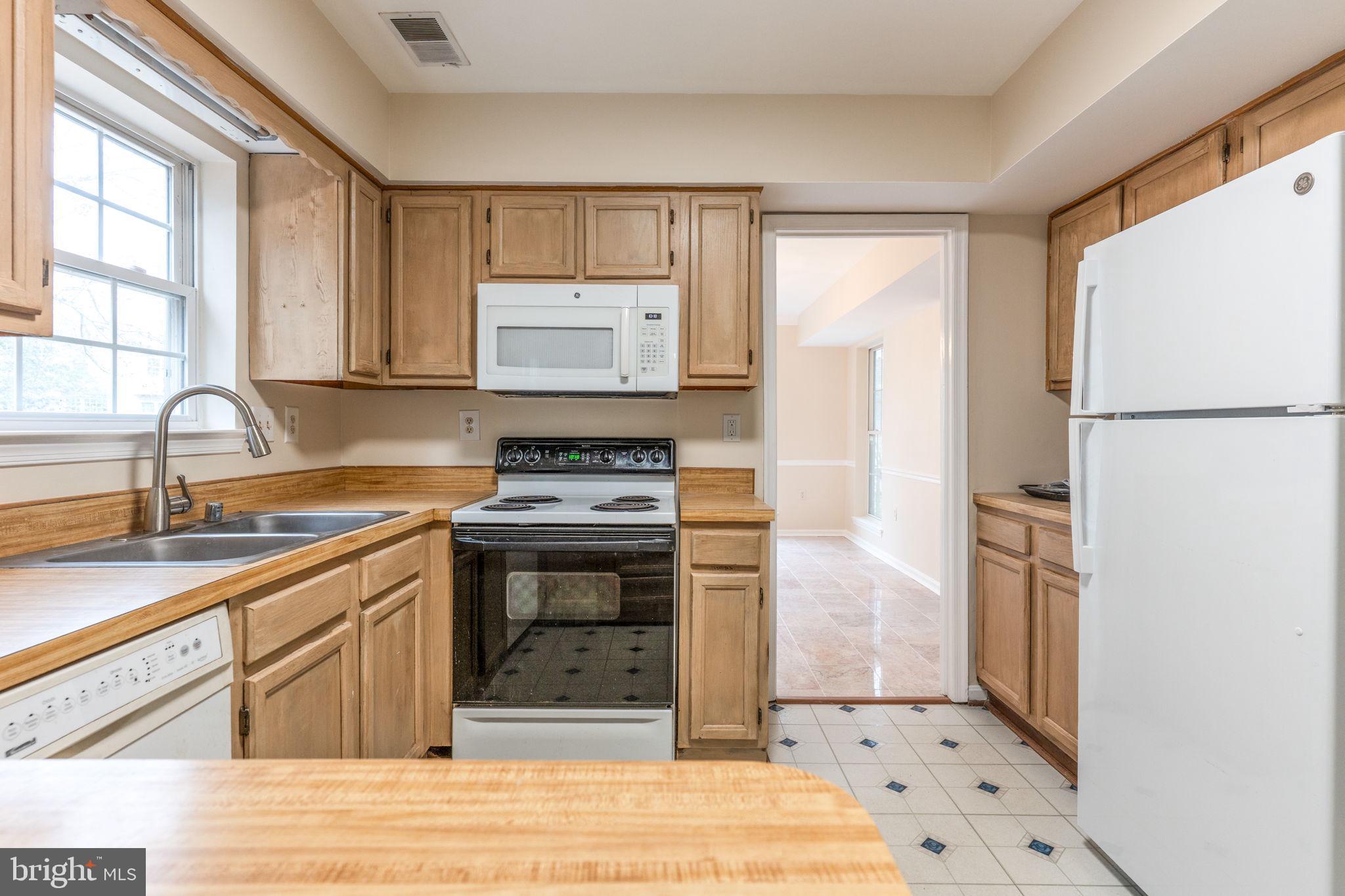 ST CHARLES HUNTINGTON - Residential Lease