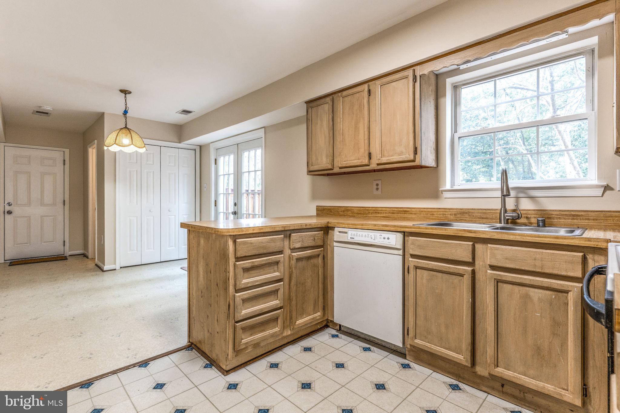 ST CHARLES HUNTINGTON - Residential Lease