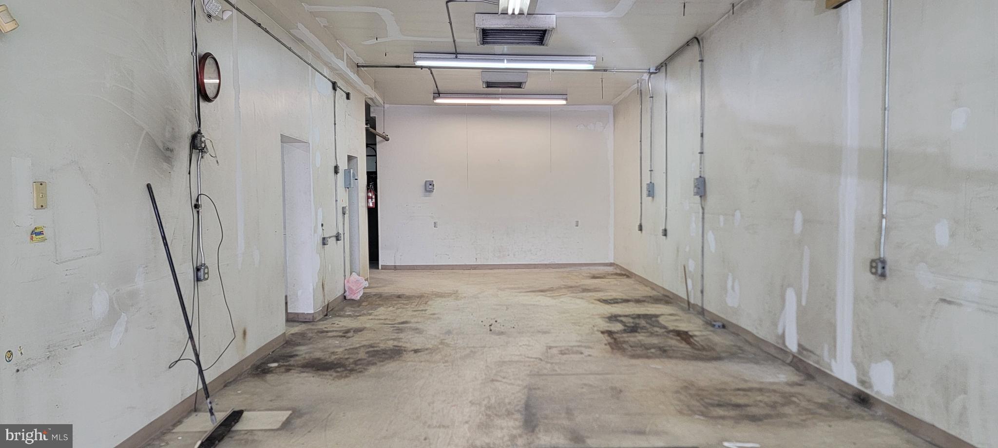 WILLOW GROVE - Commercial Sale