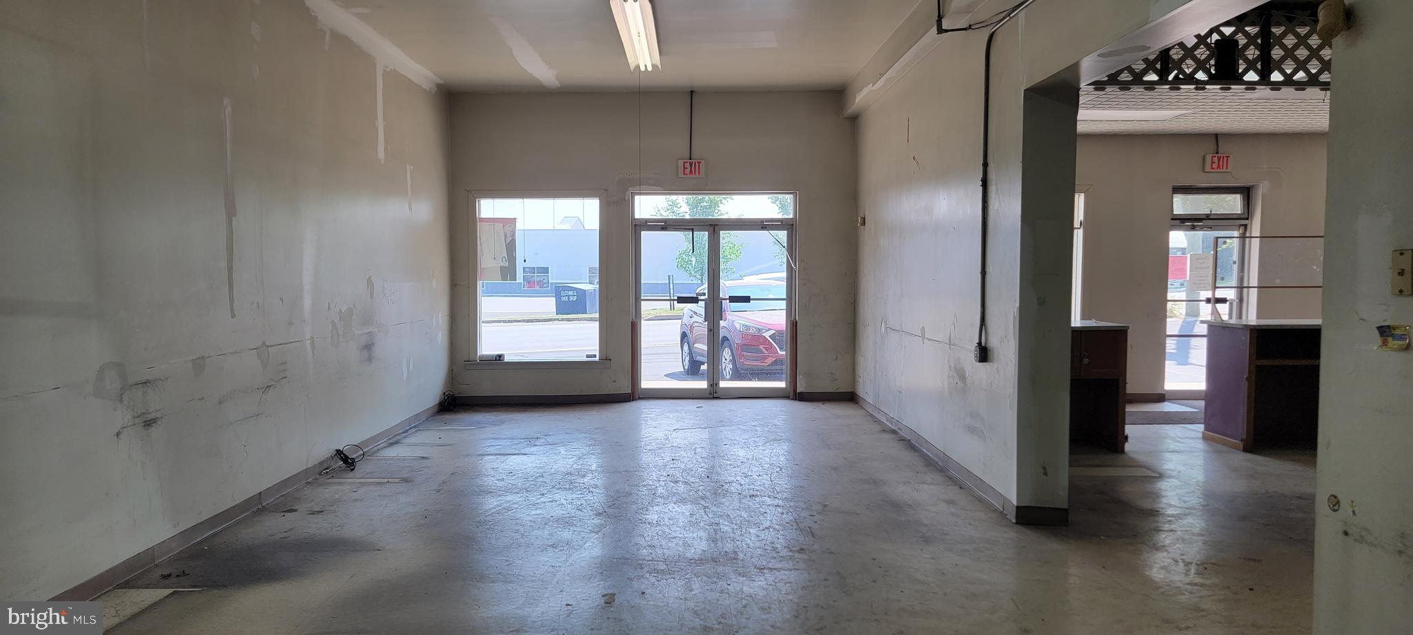 WILLOW GROVE - Commercial Sale