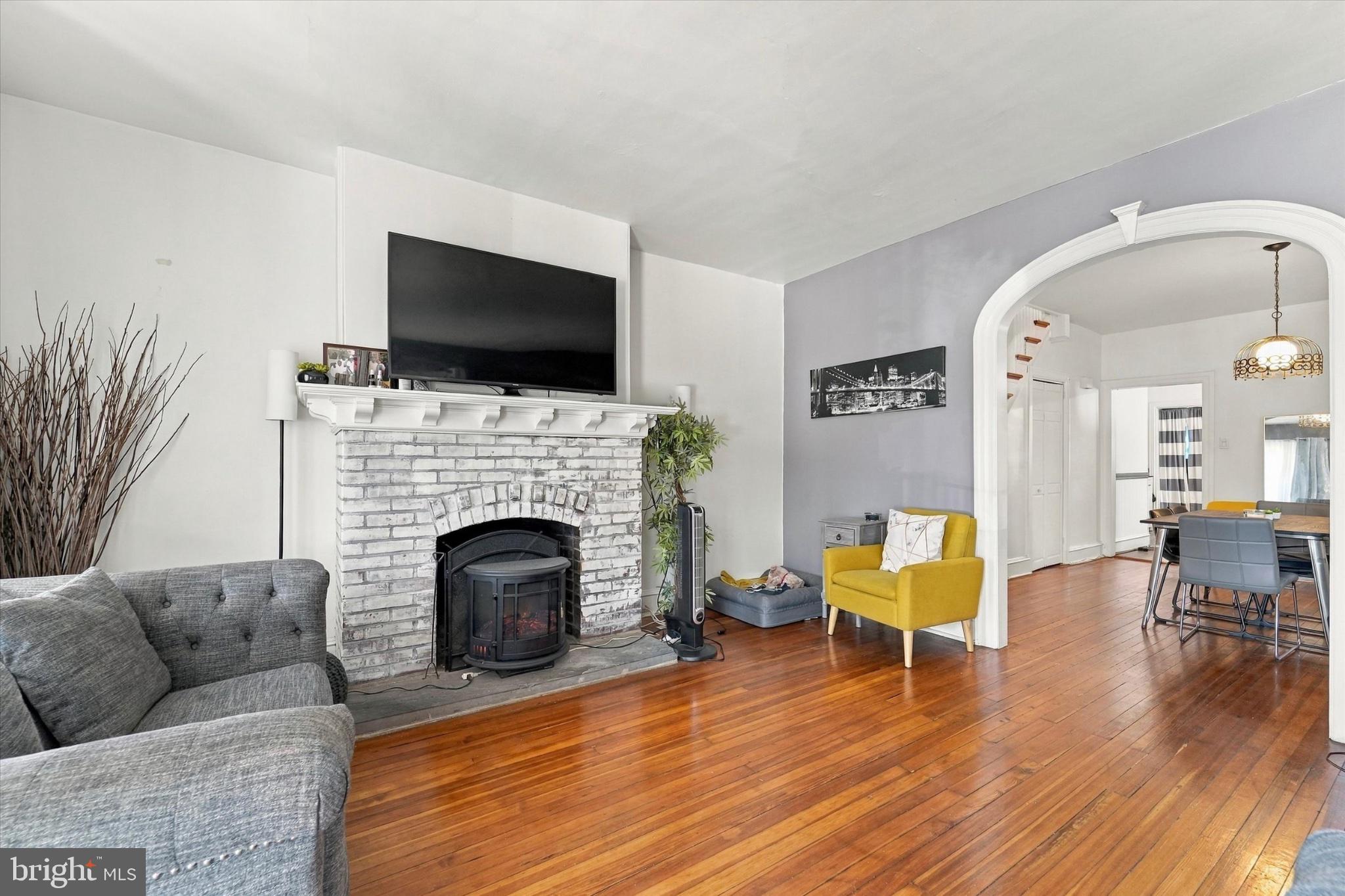 19 E BROWN STREET