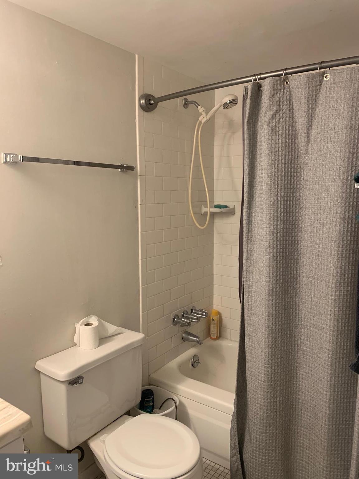 COUNTRY CLUB GREEN - Residential