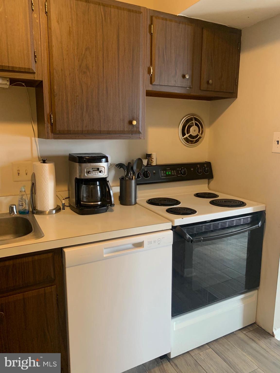 COUNTRY CLUB GREEN - Residential