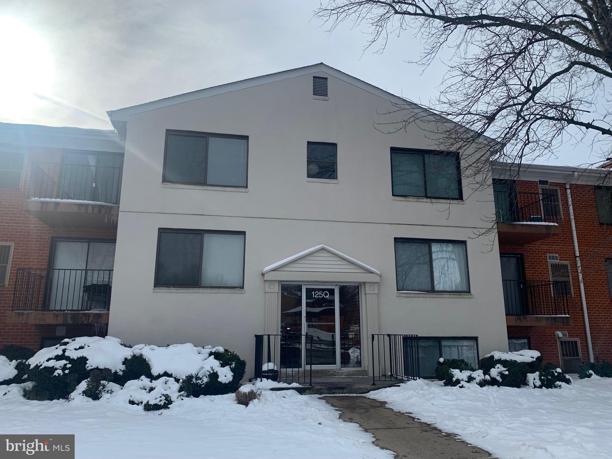 COUNTRY CLUB GREEN - Residential