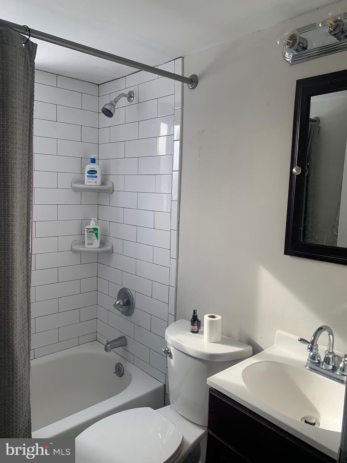 COUNTRY CLUB GREEN - Residential