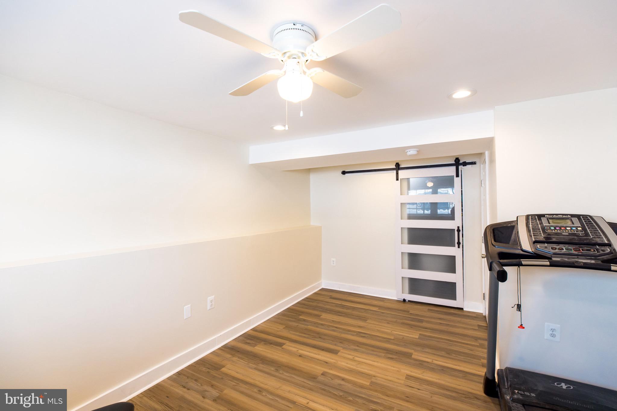 CHRISTMAS TREE PARK - Residential