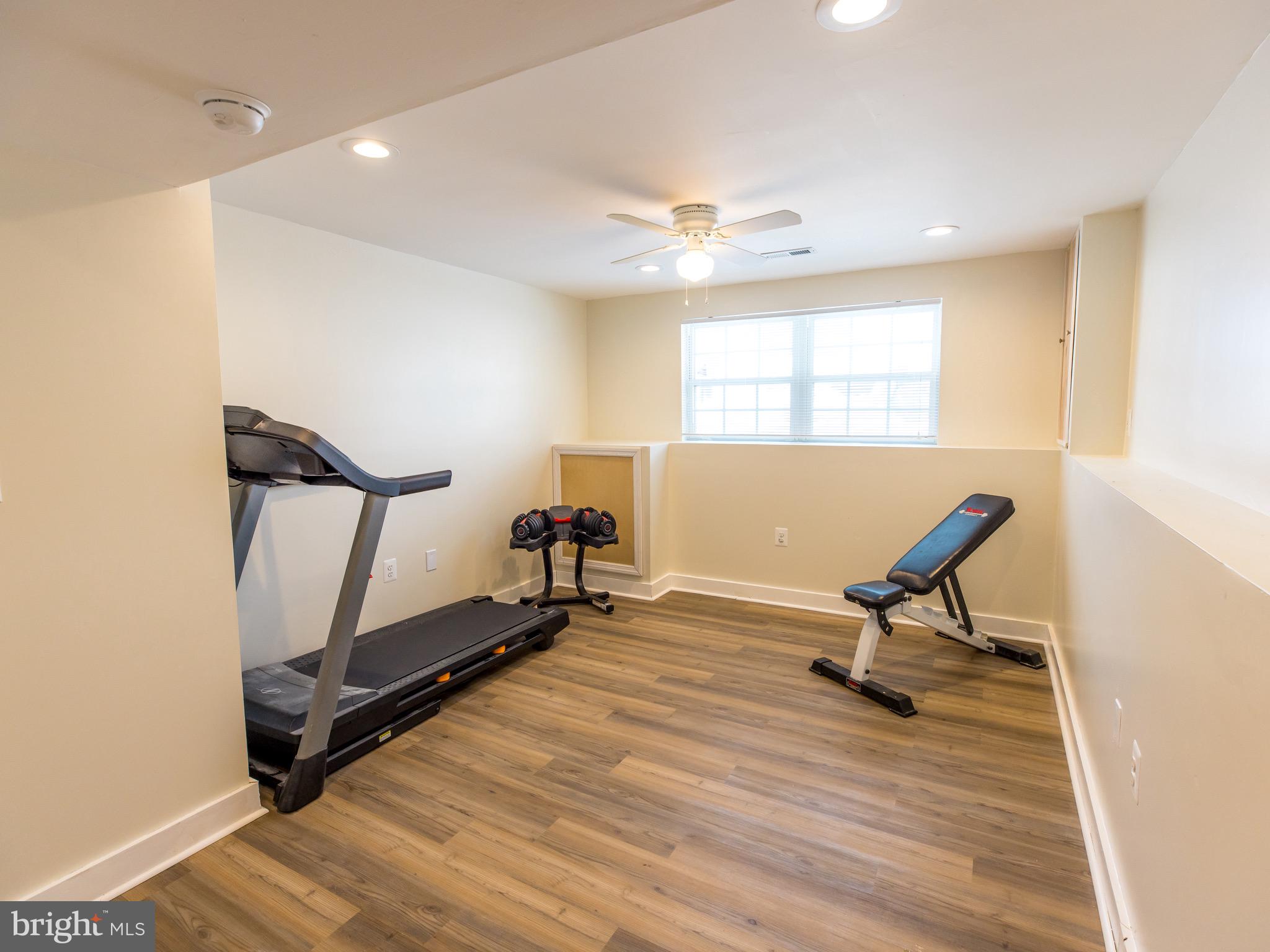 CHRISTMAS TREE PARK - Residential