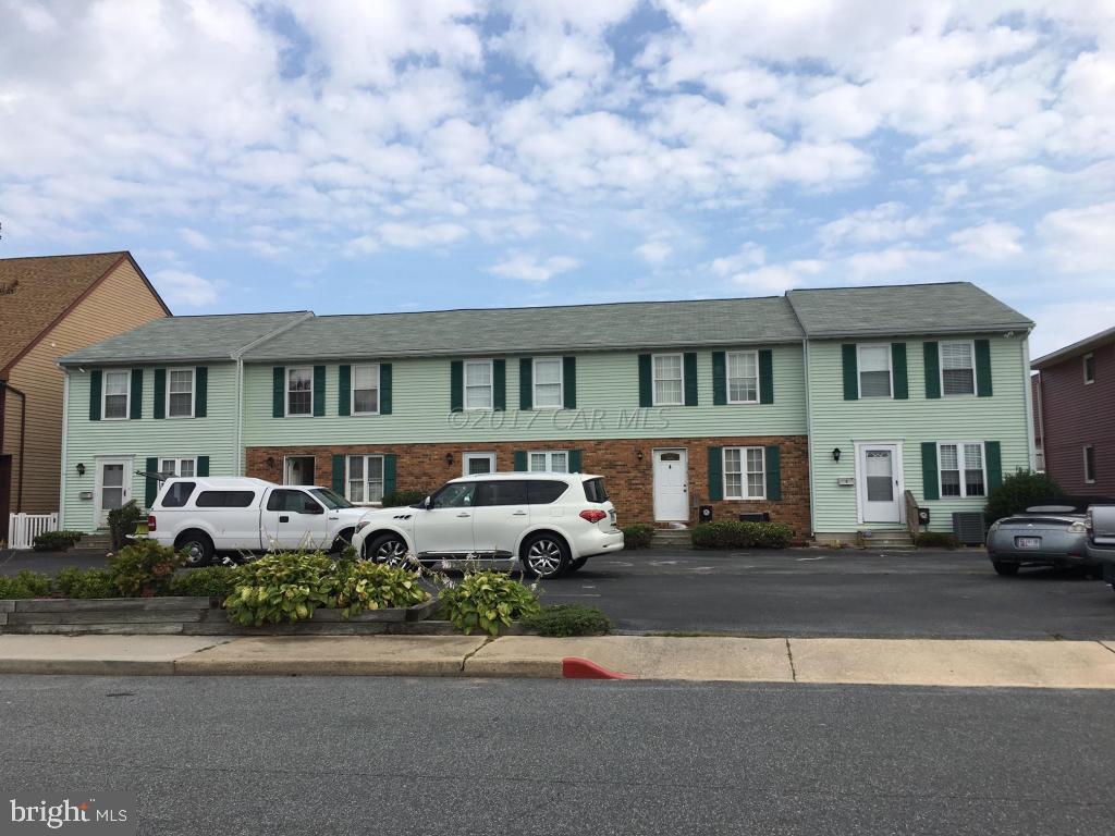 Auction listing. Waterfront location! This 3BR 2.5BA townhouse offers a boat slip. OCCUPANTS ARE NOT TO BE DISTURBED.