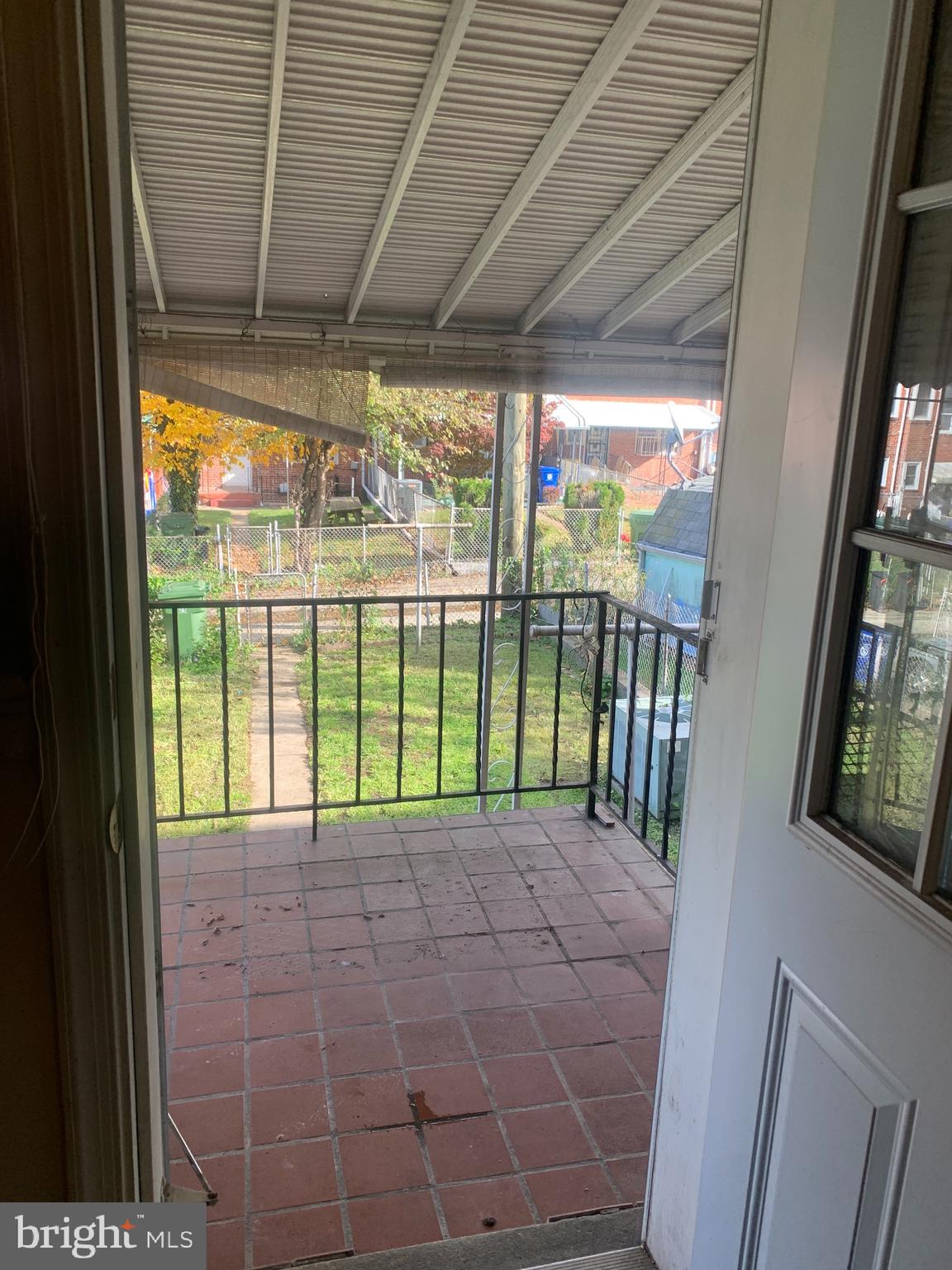 LAKEWOOD APARTMENTS - Residential