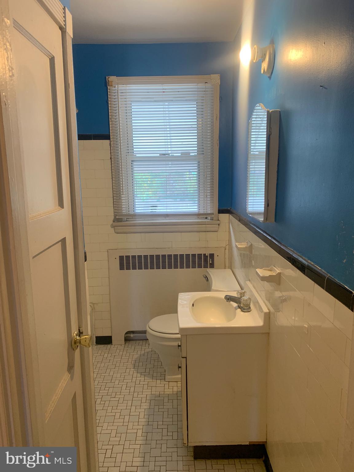 LAKEWOOD APARTMENTS - Residential