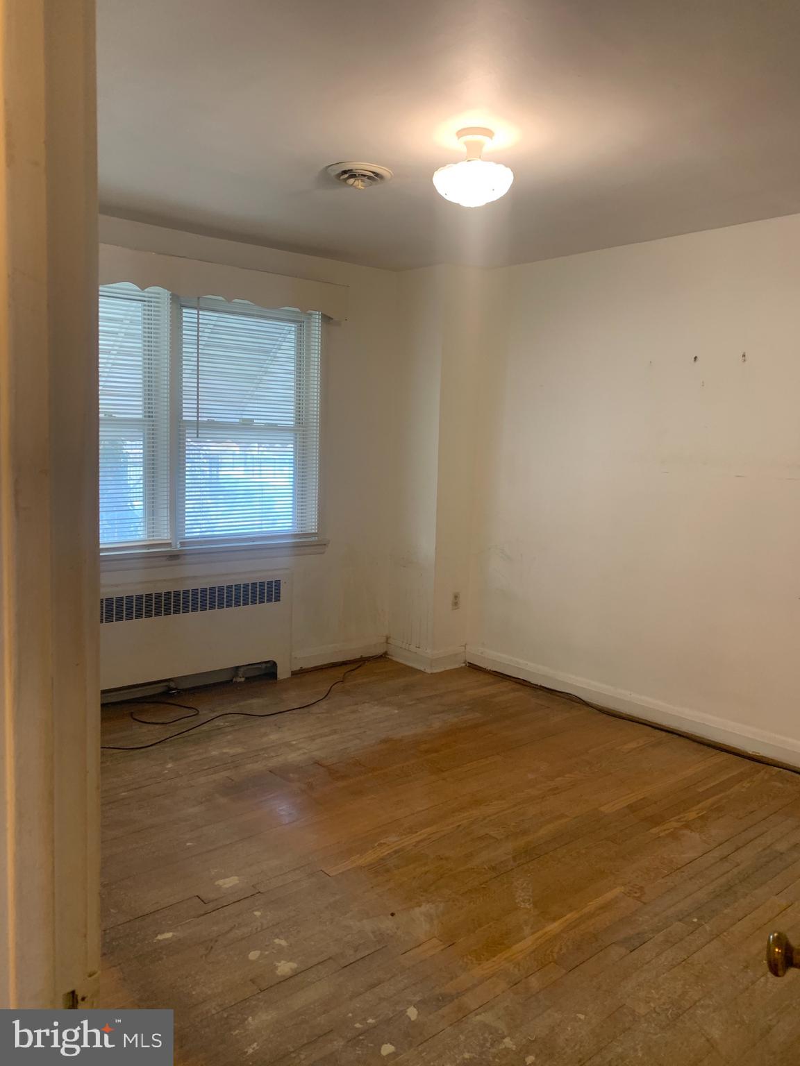 LAKEWOOD APARTMENTS - Residential