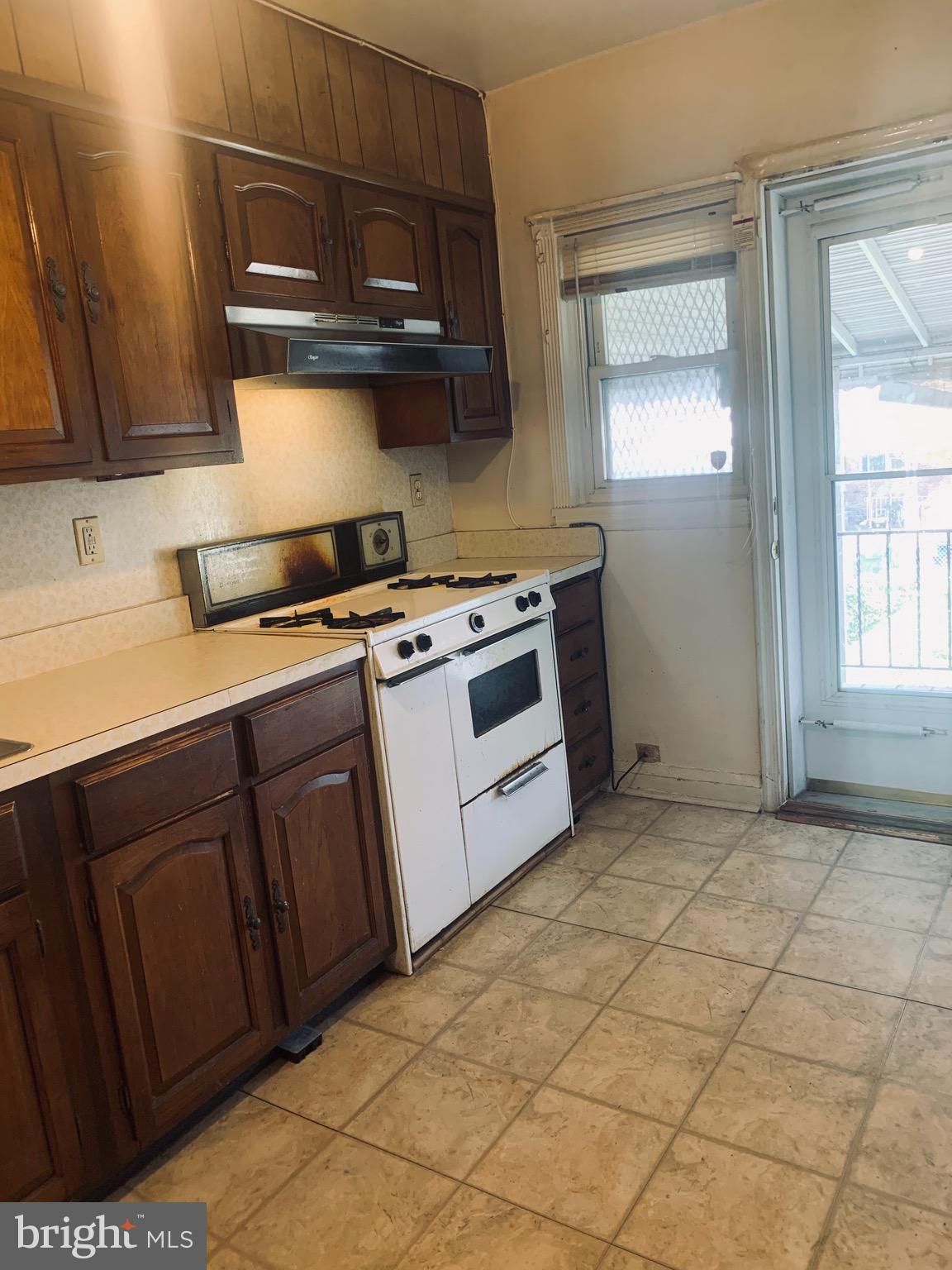 LAKEWOOD APARTMENTS - Residential