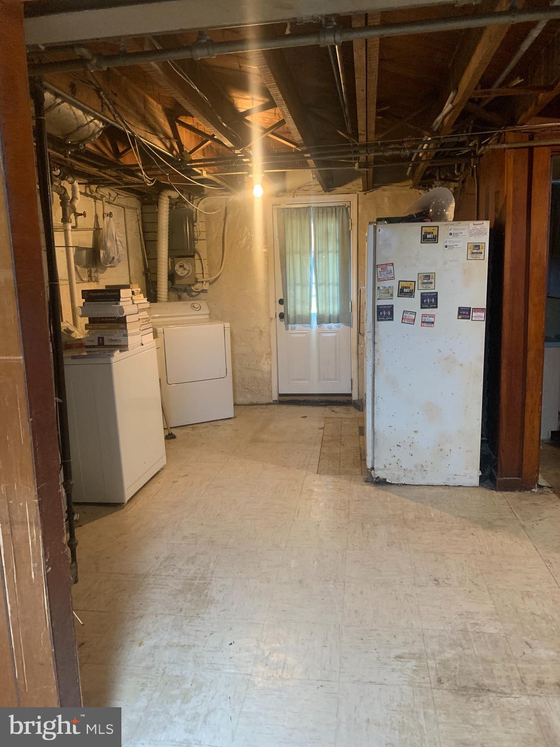 LAKEWOOD APARTMENTS - Residential