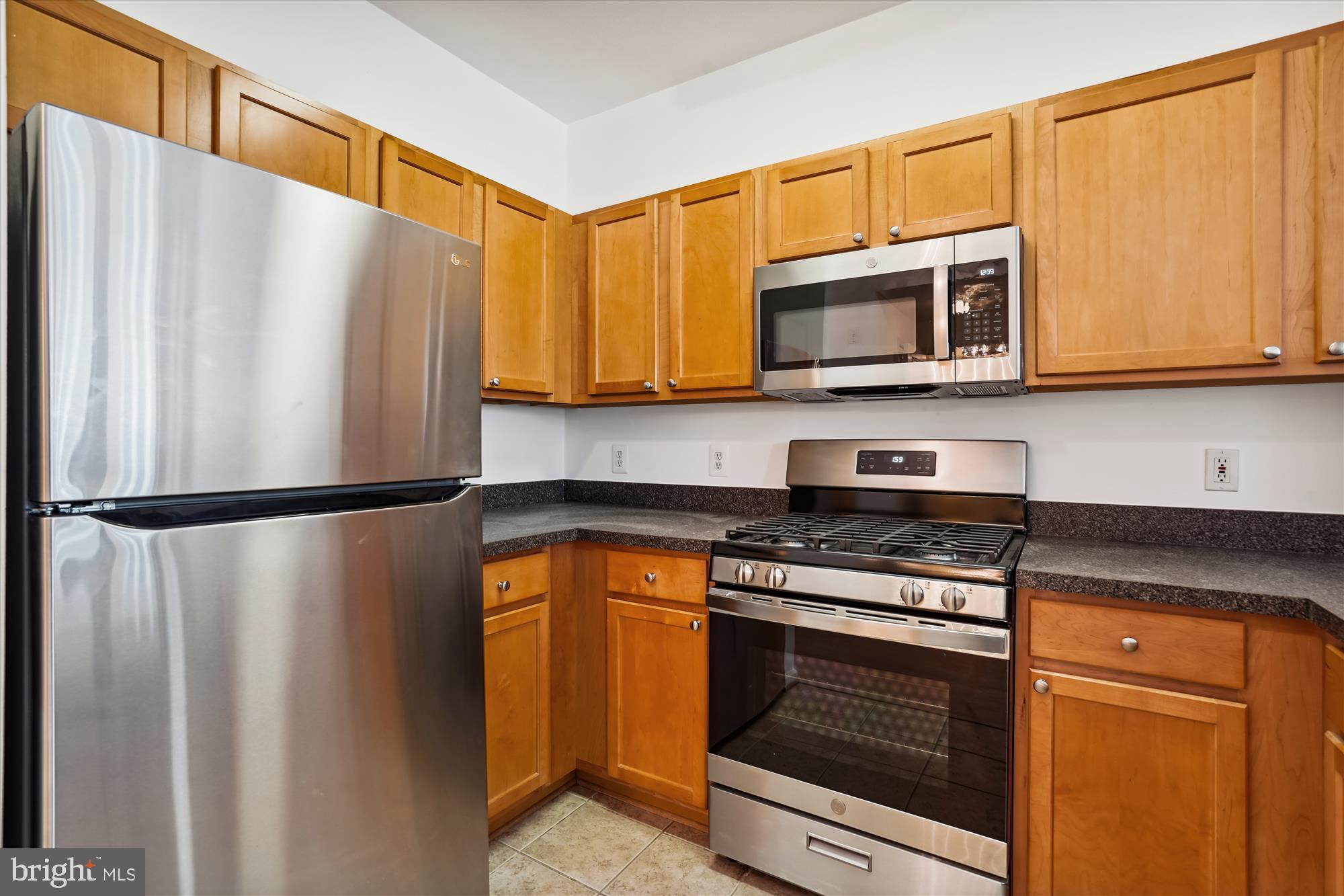 SAVOY AT RESTON TOWN CENTER - Residential Lease