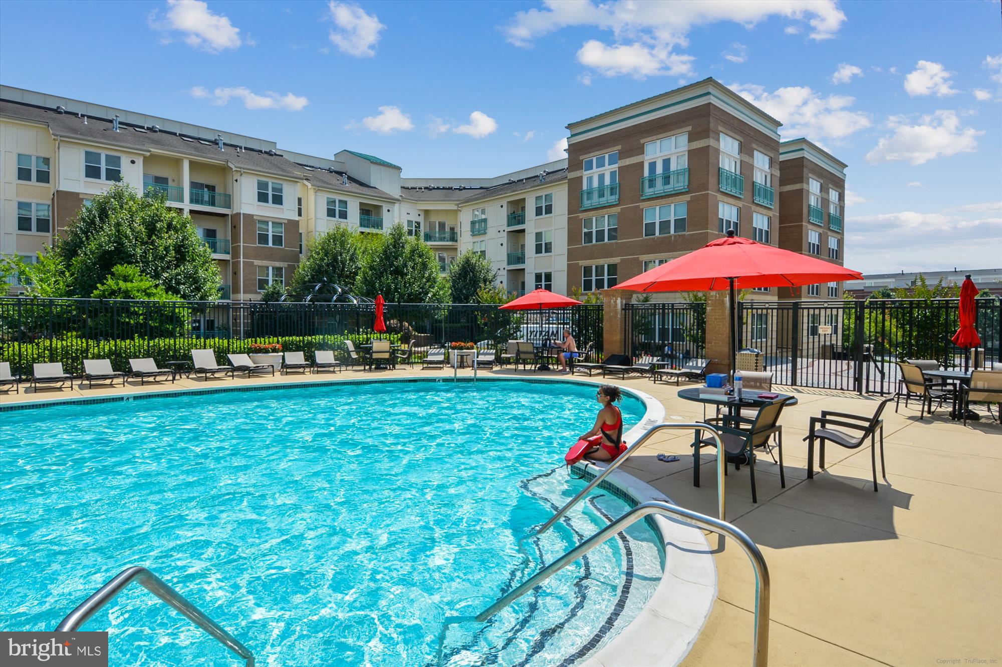 SAVOY AT RESTON TOWN CENTER - Residential Lease