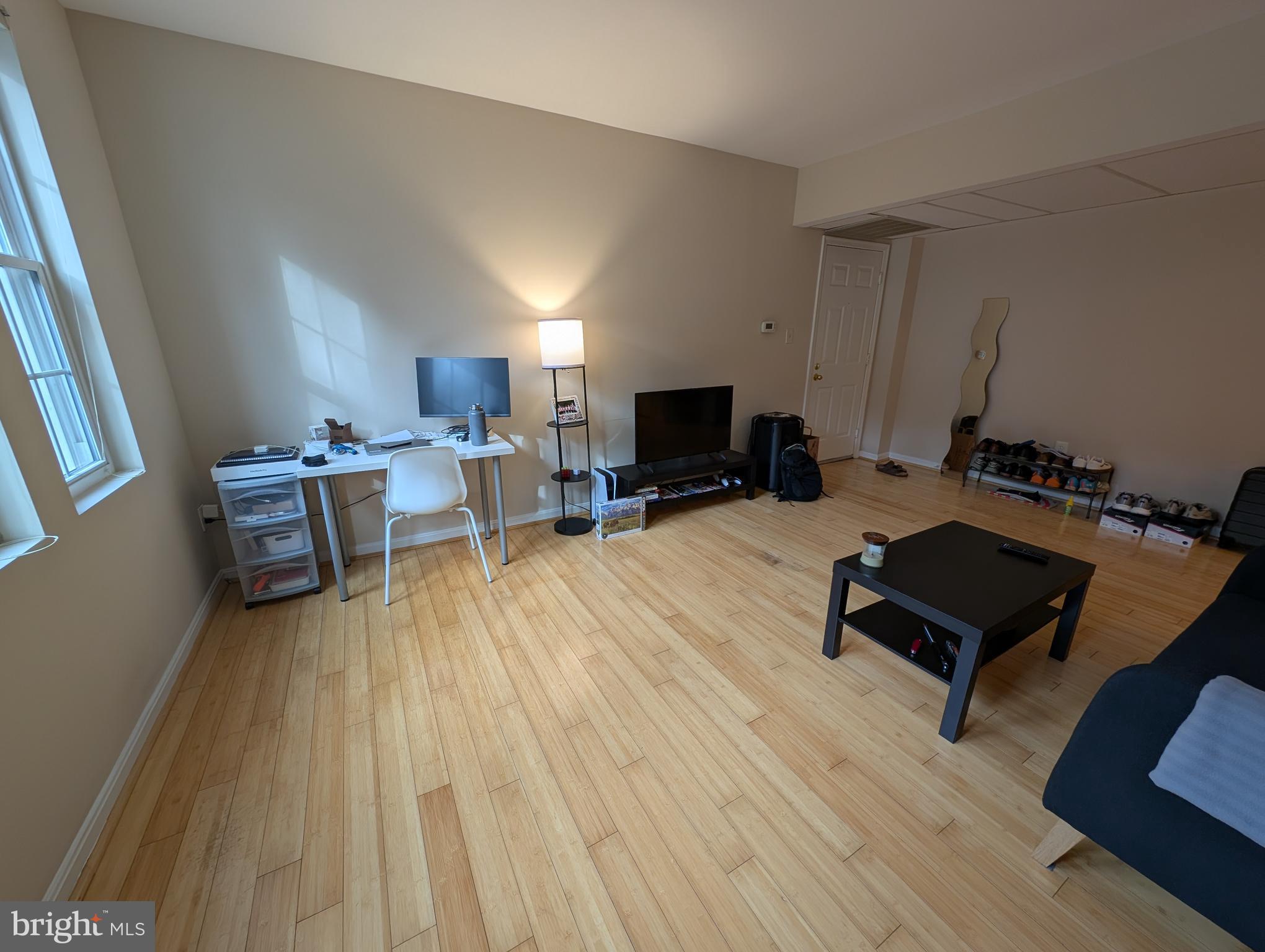 COLONIAL VILLAGE - Residential Lease