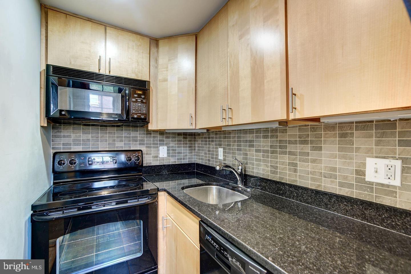 COLONIAL VILLAGE - Residential Lease