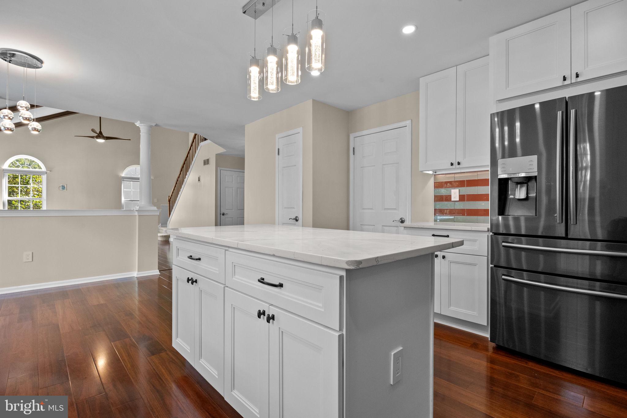 LONGSHORE ESTS - Residential