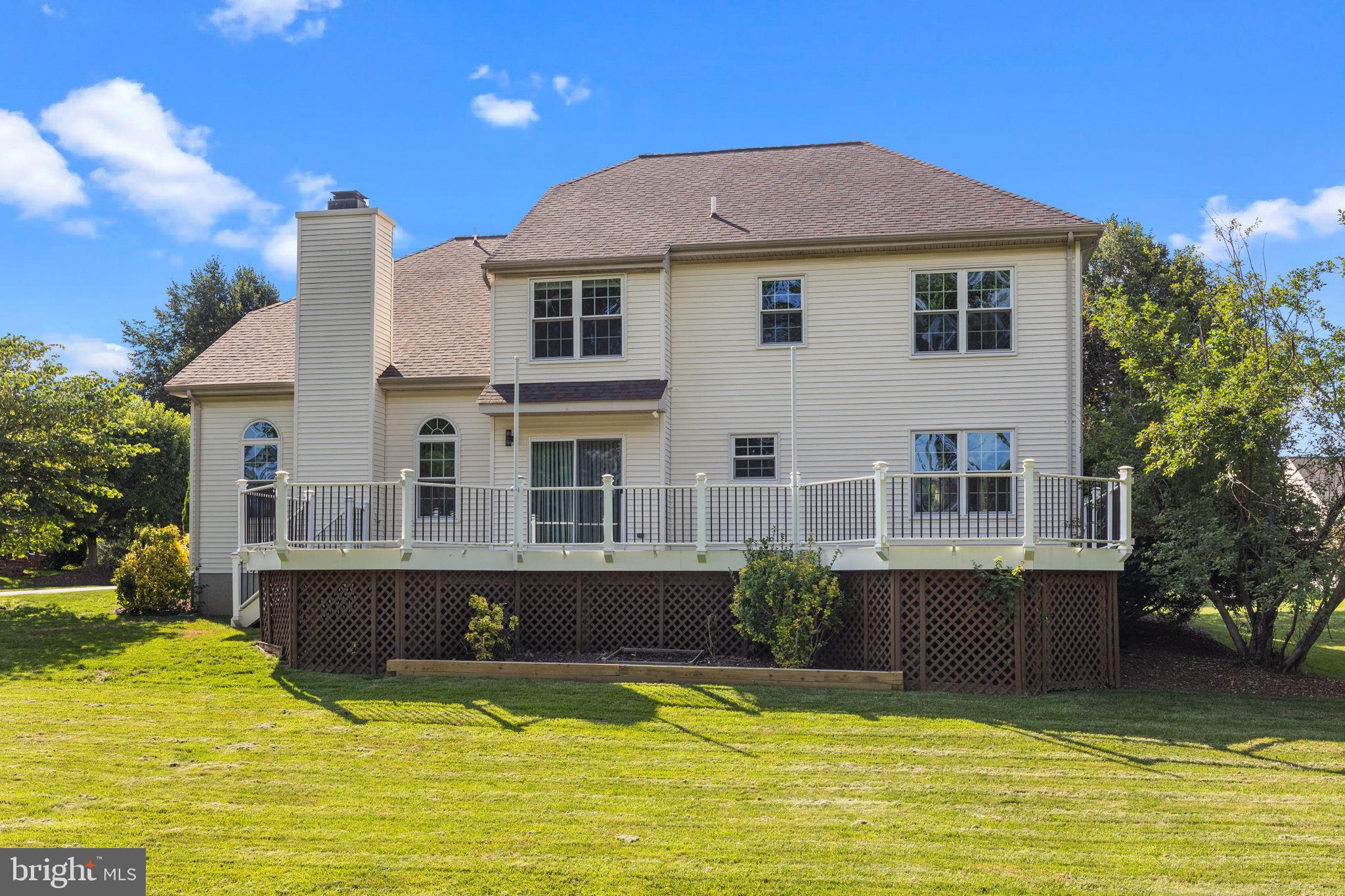 LONGSHORE ESTS - Residential