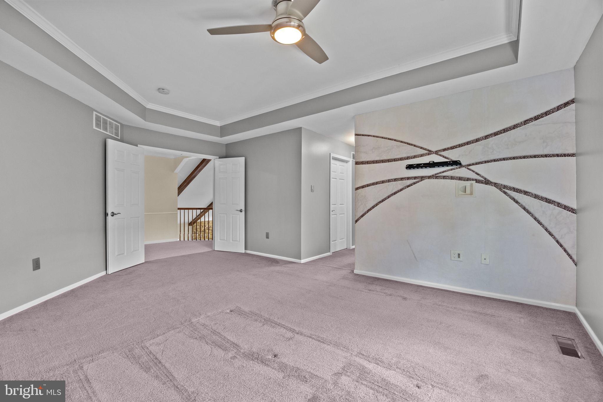 LONGSHORE ESTS - Residential