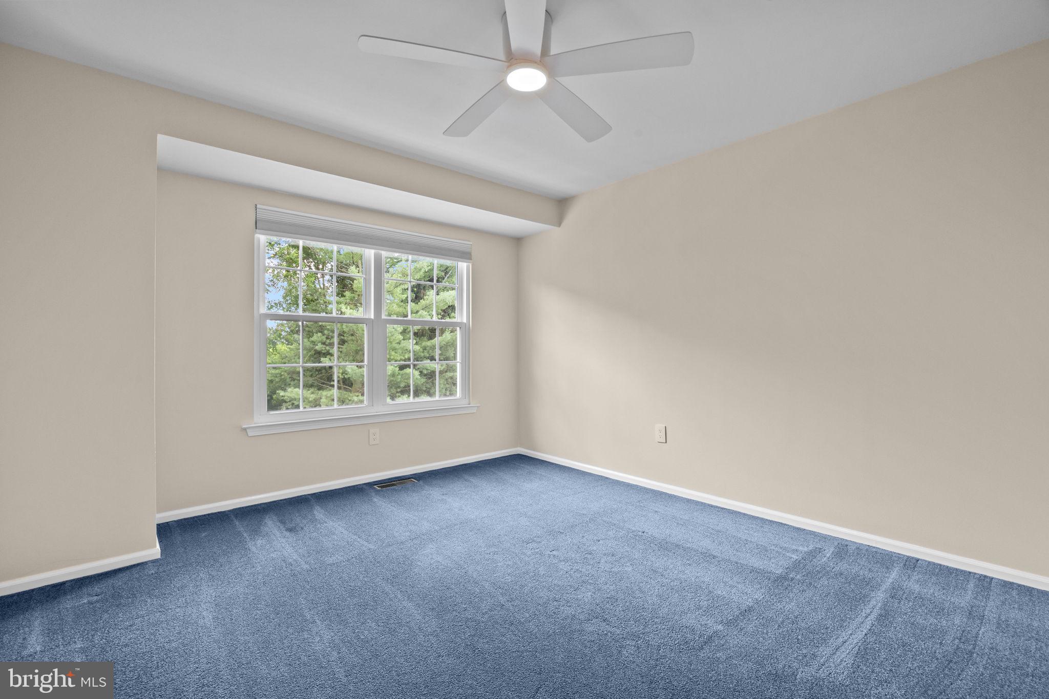 LONGSHORE ESTS - Residential