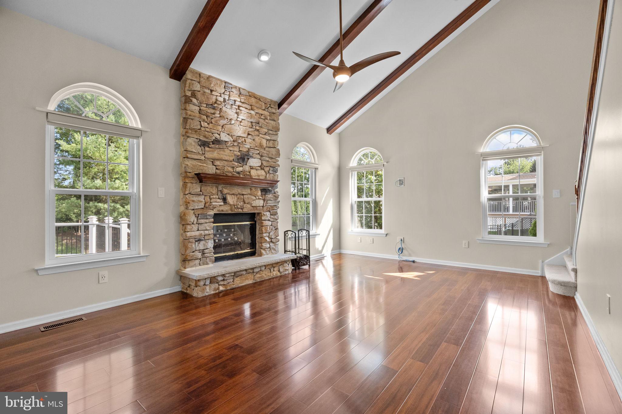 LONGSHORE ESTS - Residential