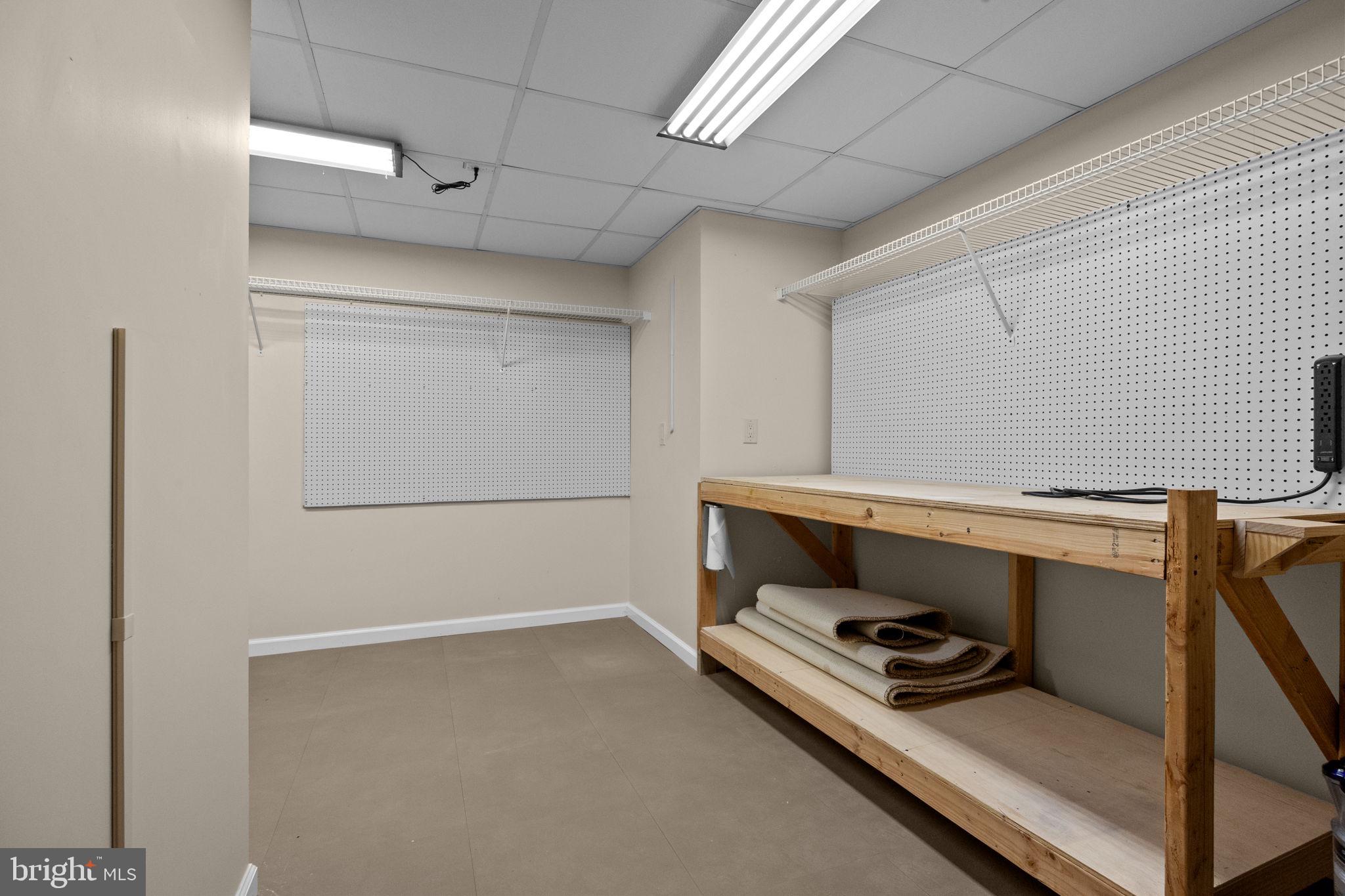 LONGSHORE ESTS - Residential