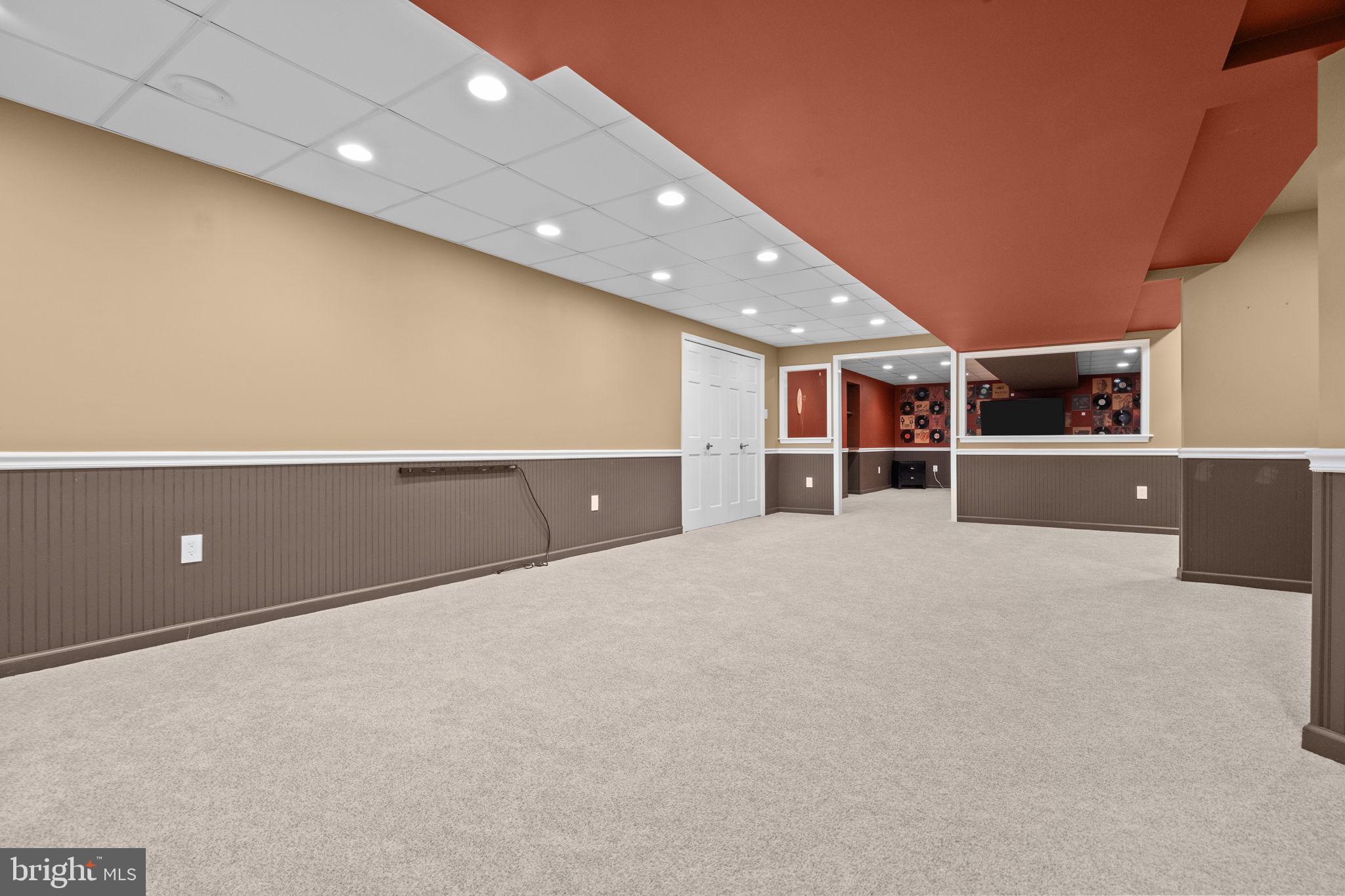 LONGSHORE ESTS - Residential