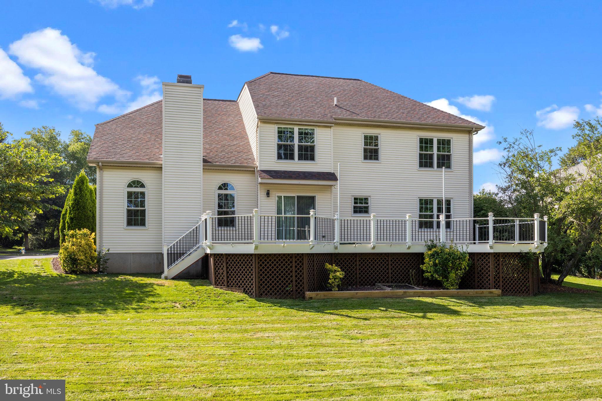 LONGSHORE ESTS - Residential