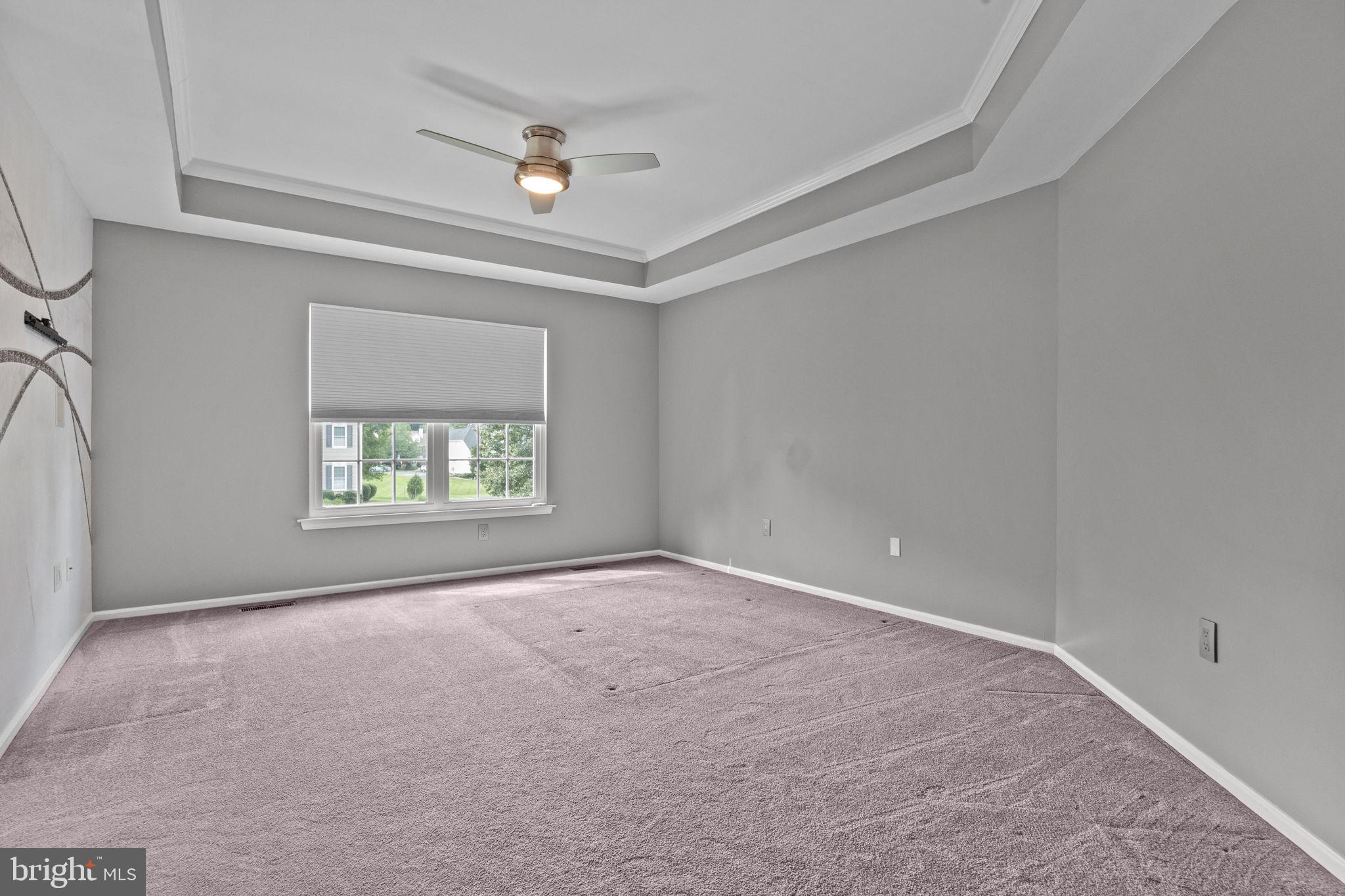 LONGSHORE ESTS - Residential