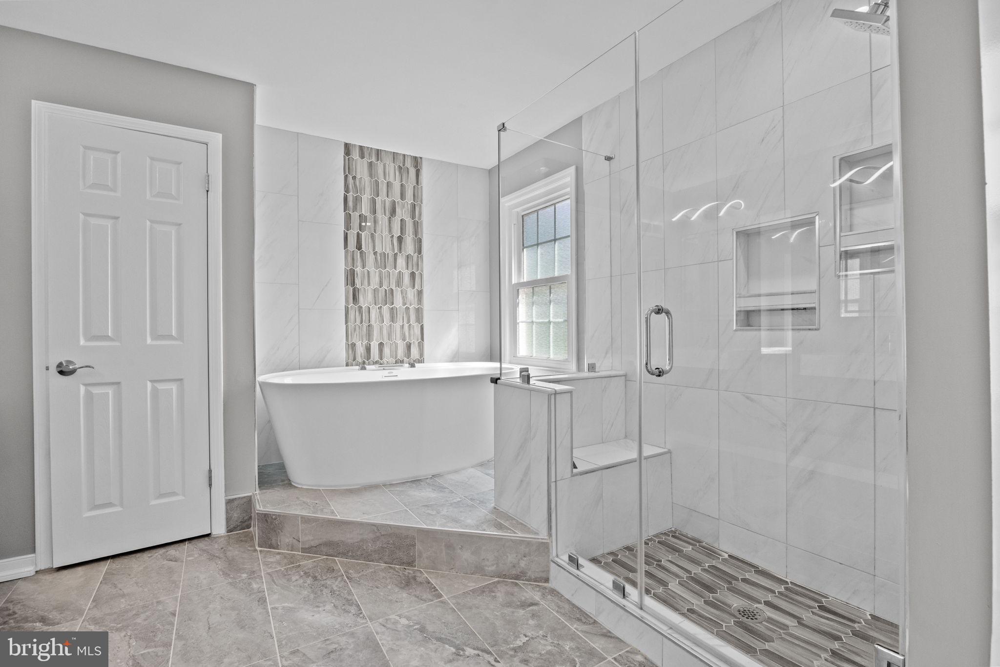 LONGSHORE ESTS - Residential