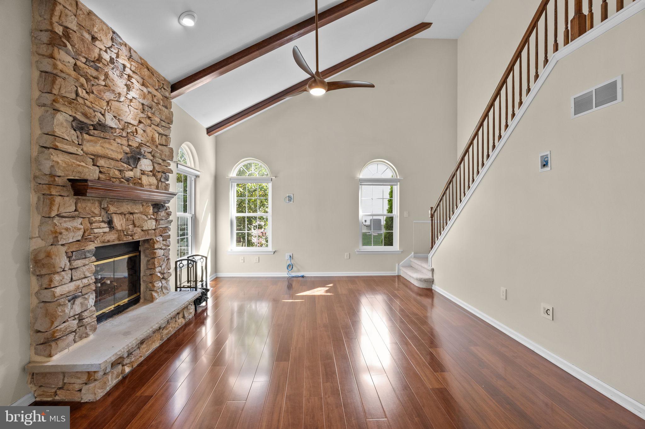 LONGSHORE ESTS - Residential