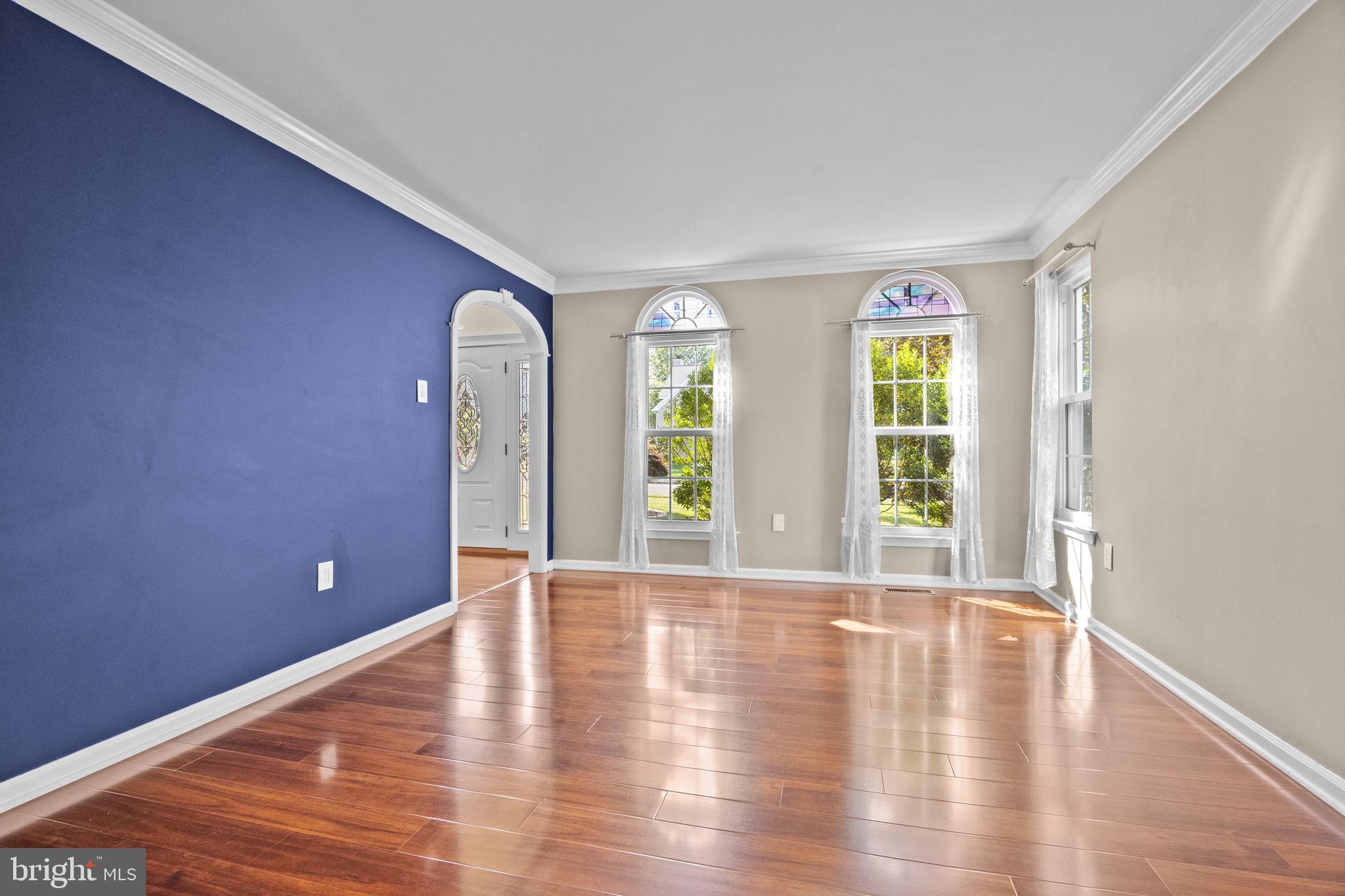 LONGSHORE ESTS - Residential