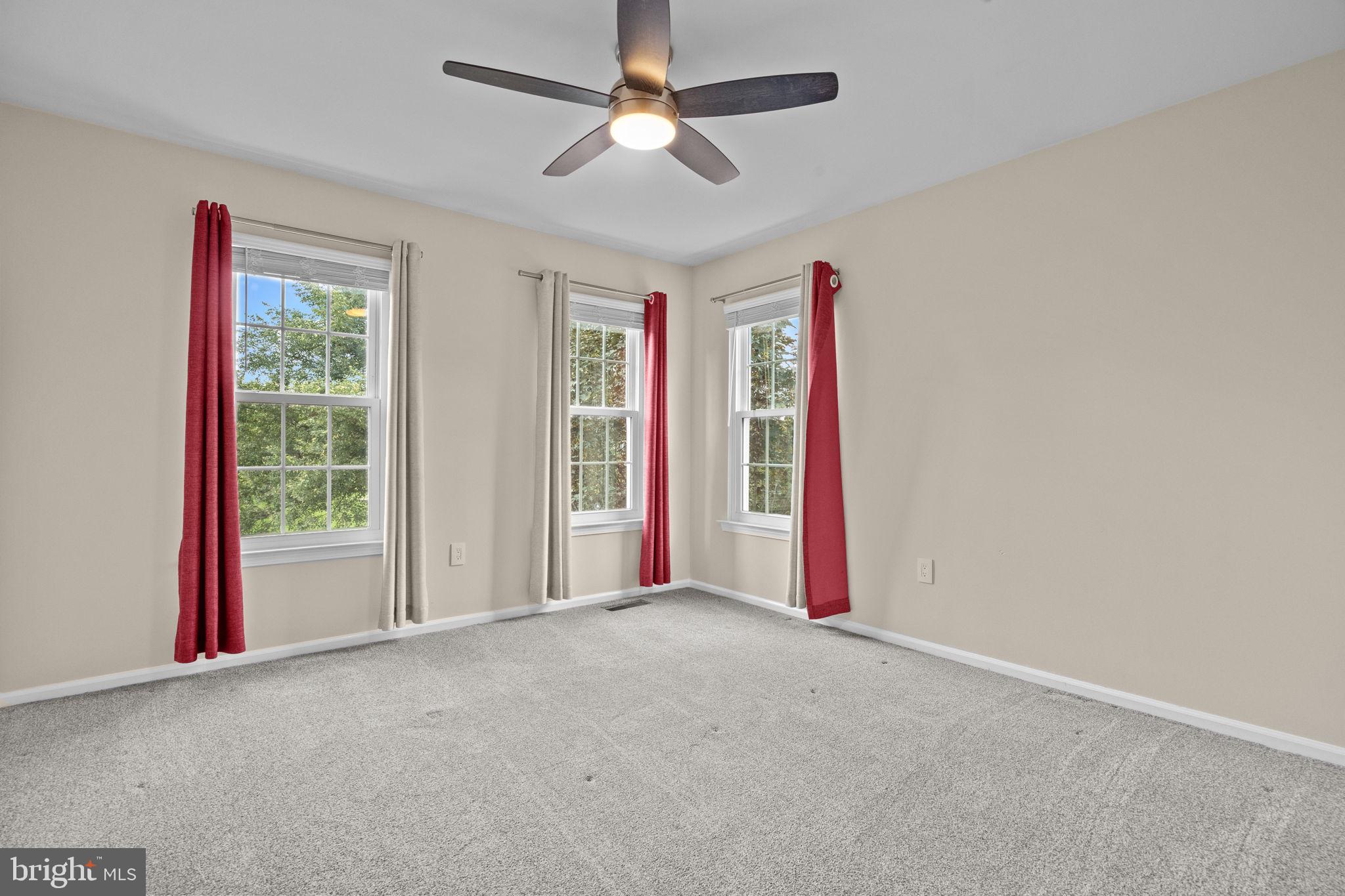 LONGSHORE ESTS - Residential