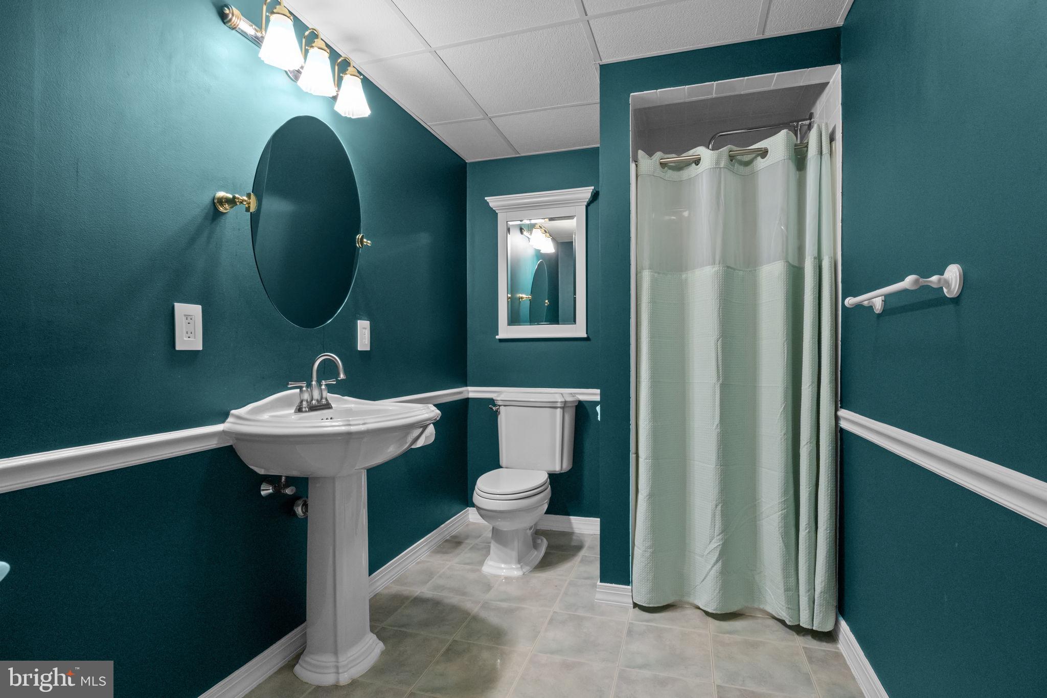 LONGSHORE ESTS - Residential