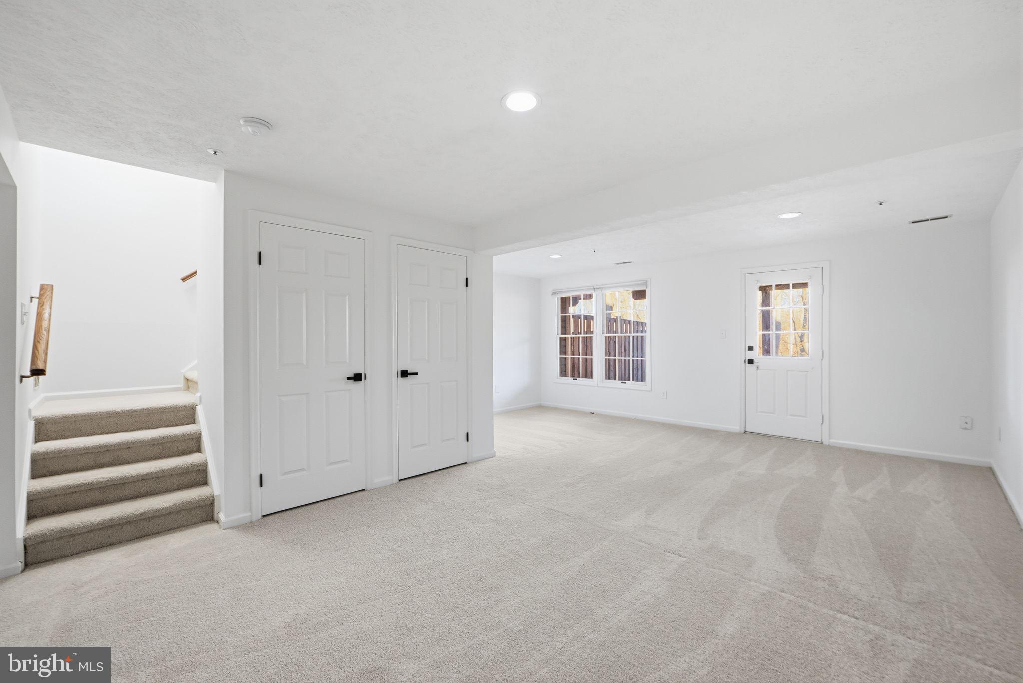 GUNNERS LAKE VILLAGE - Residential