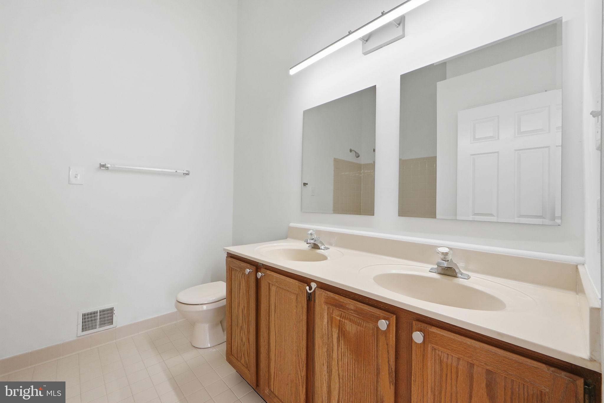 GUNNERS LAKE VILLAGE - Residential