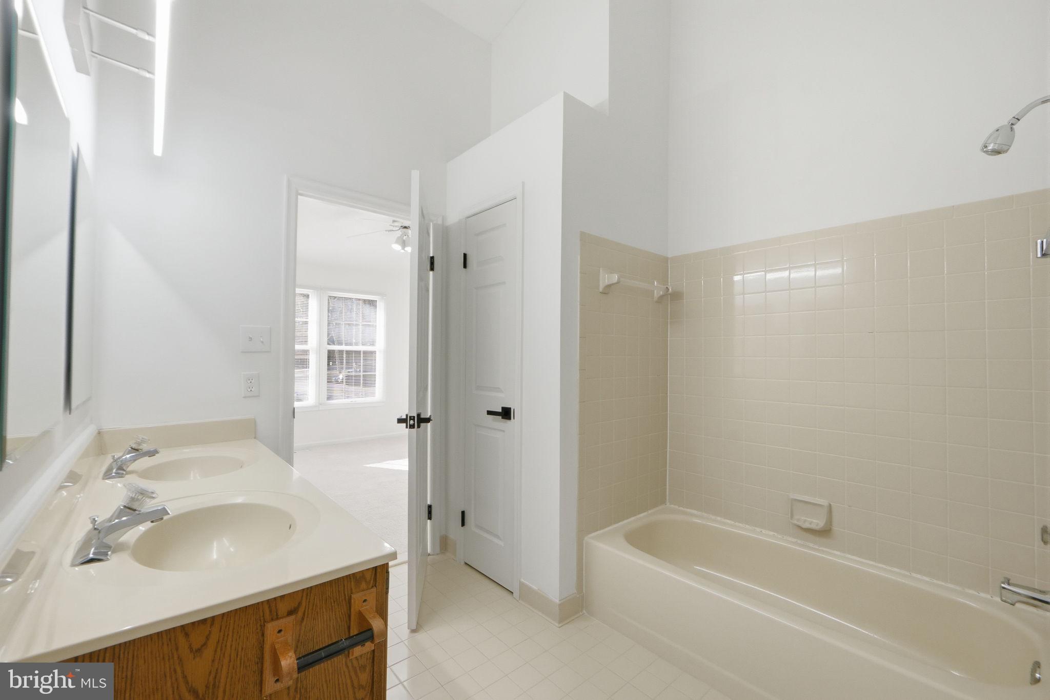 GUNNERS LAKE VILLAGE - Residential